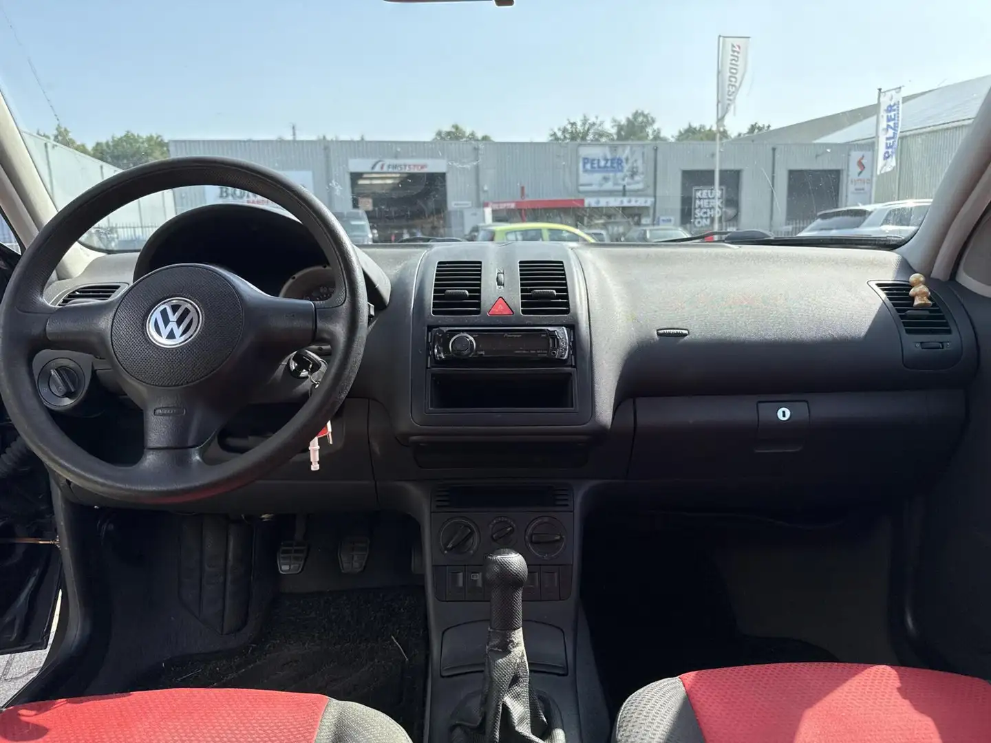 Volkswagen Polo 1.4-16V Trendline, nieuwe APK Zwart - 2