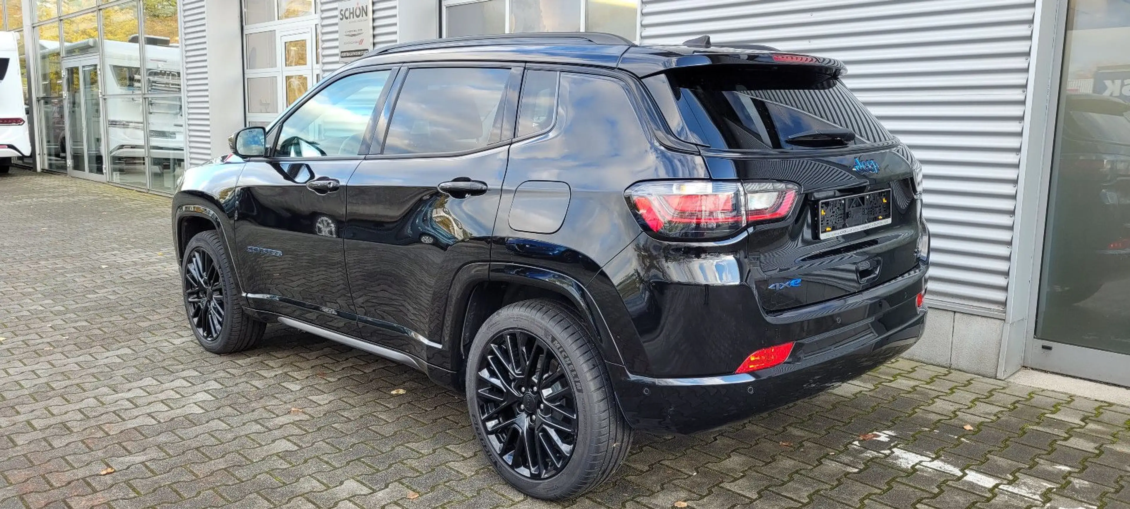 Jeep Compass S Plug-In Hybrid 4WD — photo 4