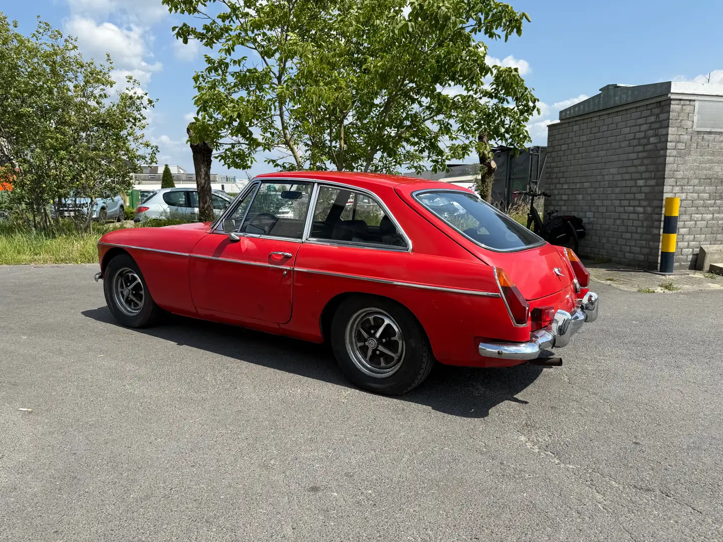 MG MGB GT Rouge - 2