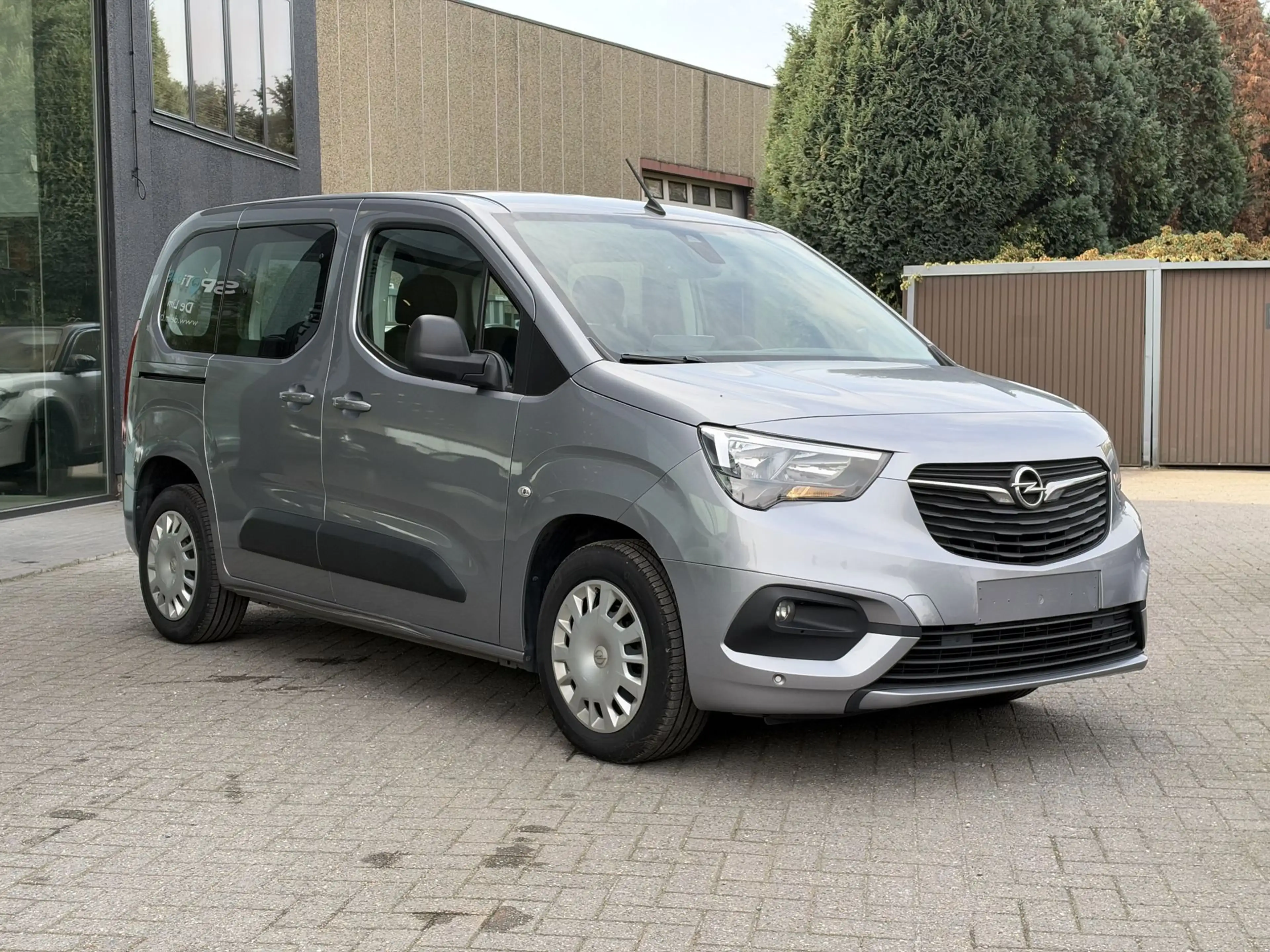 Opel Combo Life Edition 1.2T 110pk *Navi*Camera*CarPlay* — photo 2