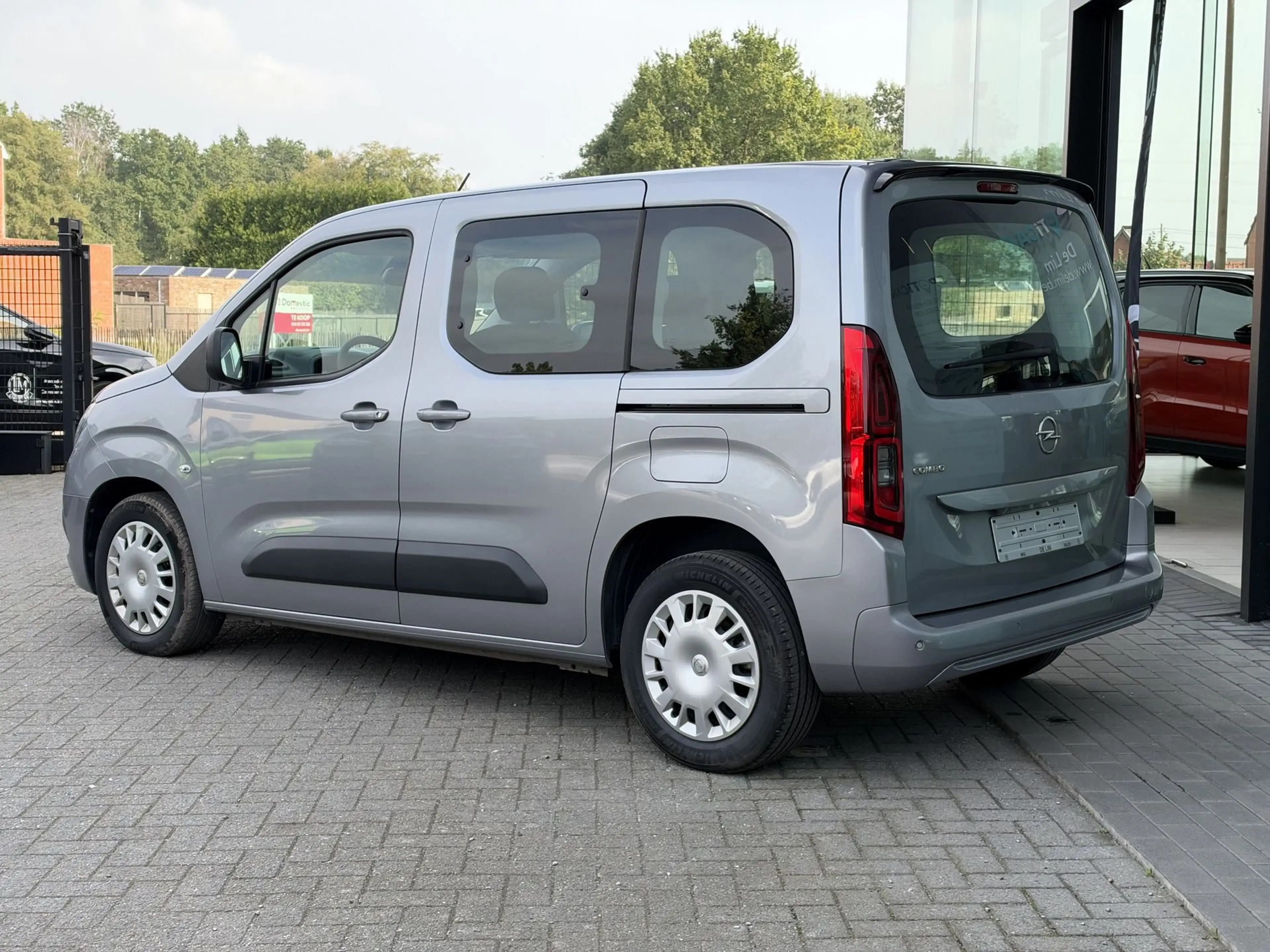 Opel Combo Life Edition 1.2T 110pk *Navi*Camera*CarPlay* — photo 3