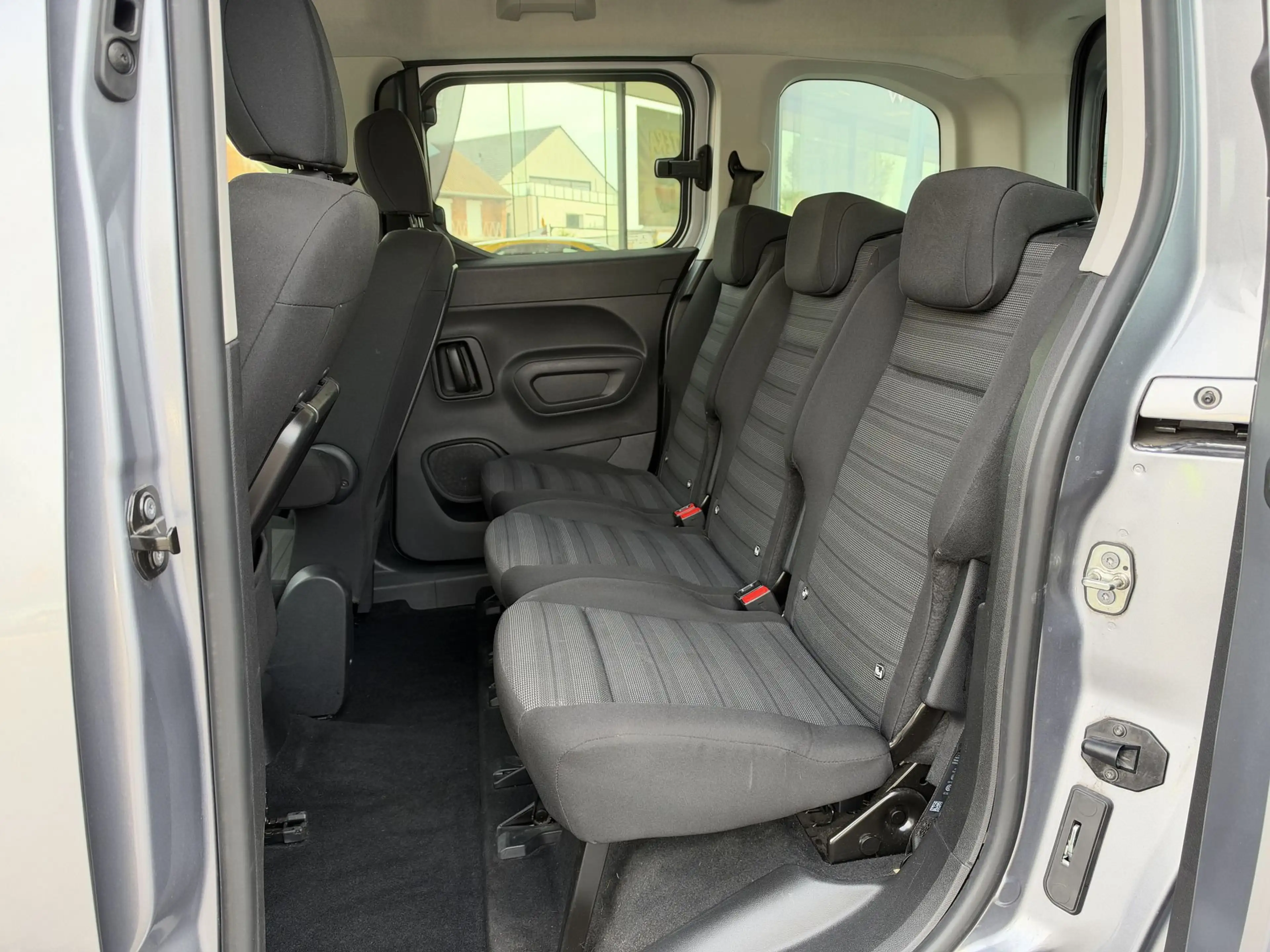 Opel Combo Life Edition 1.2T 110pk *Navi*Camera*CarPlay* — photo 10