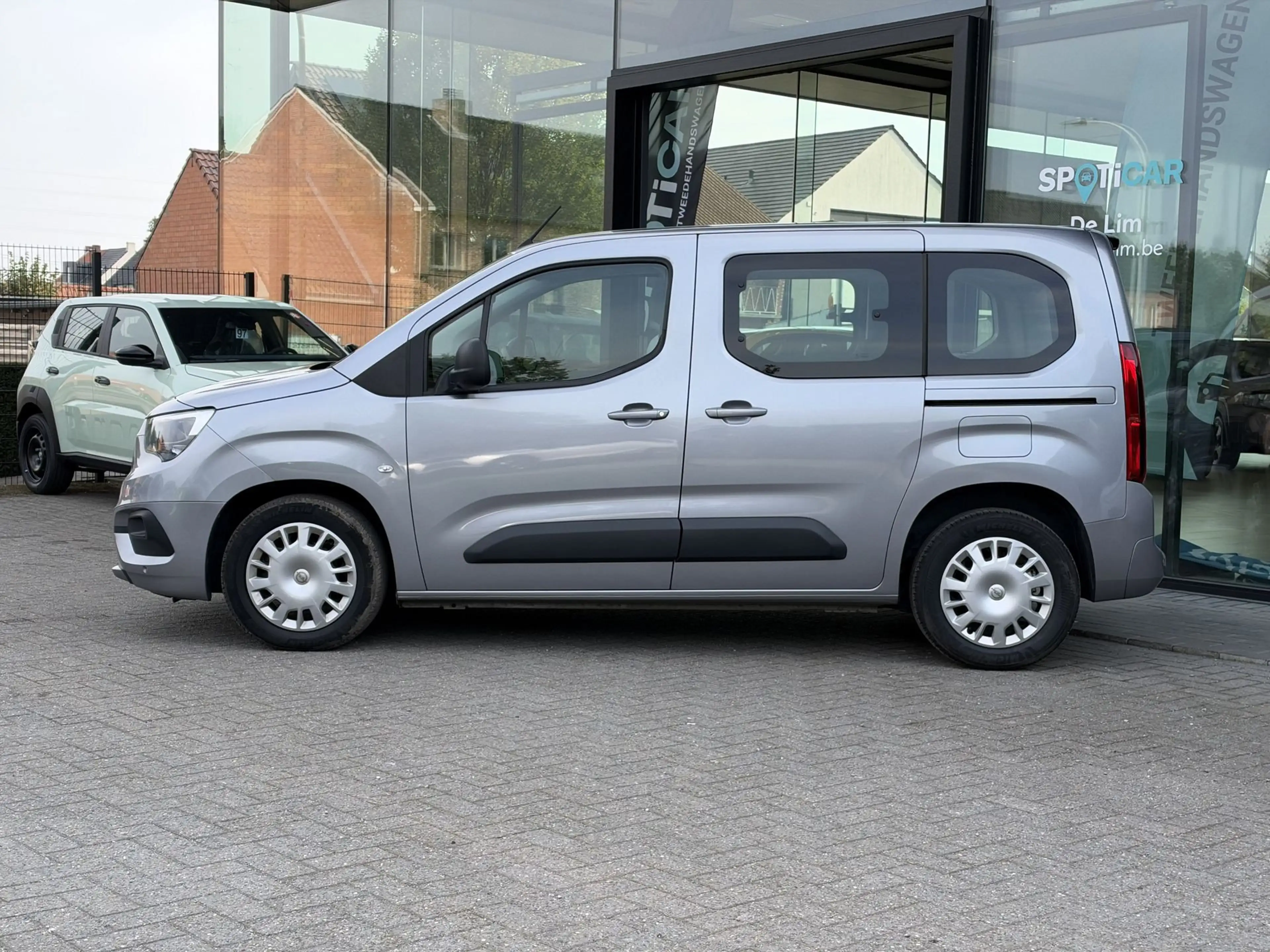 Opel Combo Life Edition 1.2T 110pk *Navi*Camera*CarPlay* — photo 4
