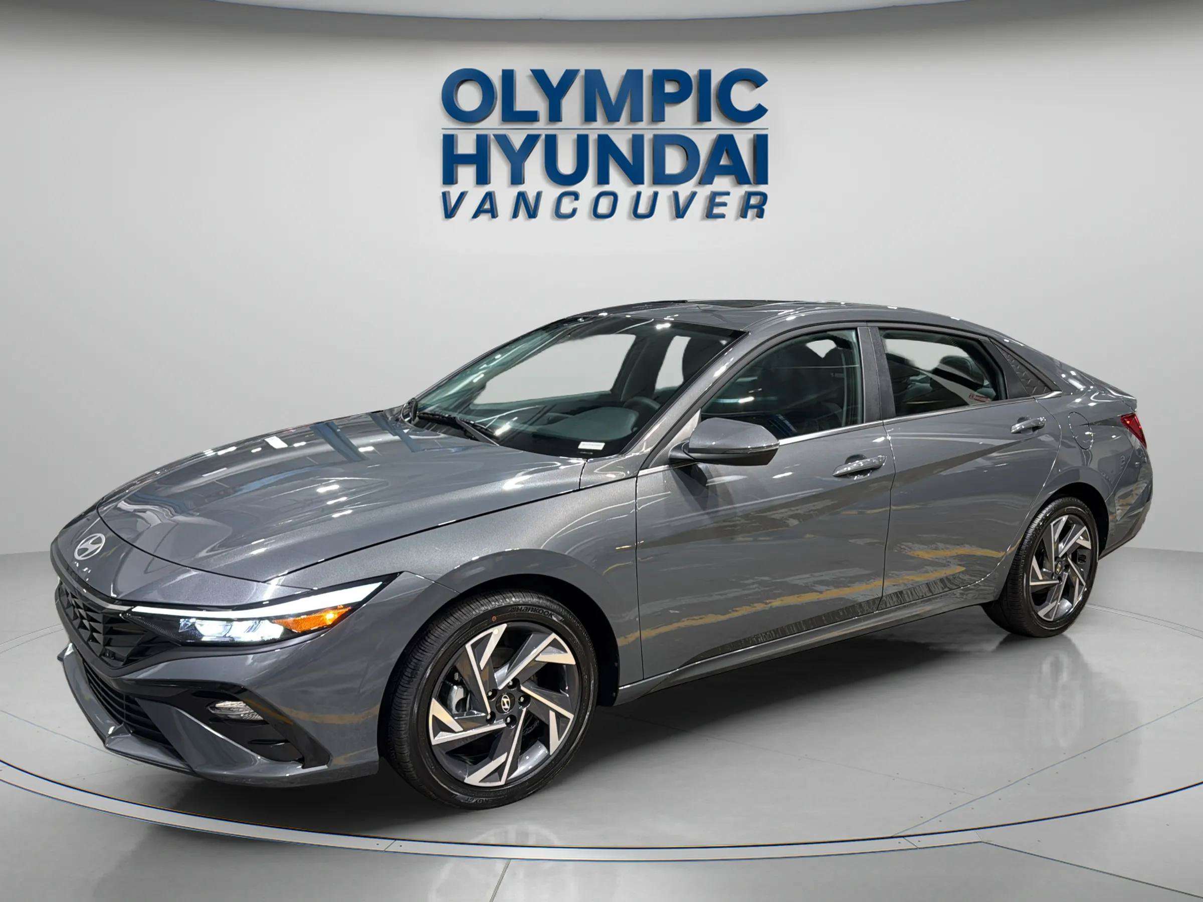 2026 Hyundai Elantra Luxury FWD | BOSE AUDIO | DIGITAL KEY — photo 2