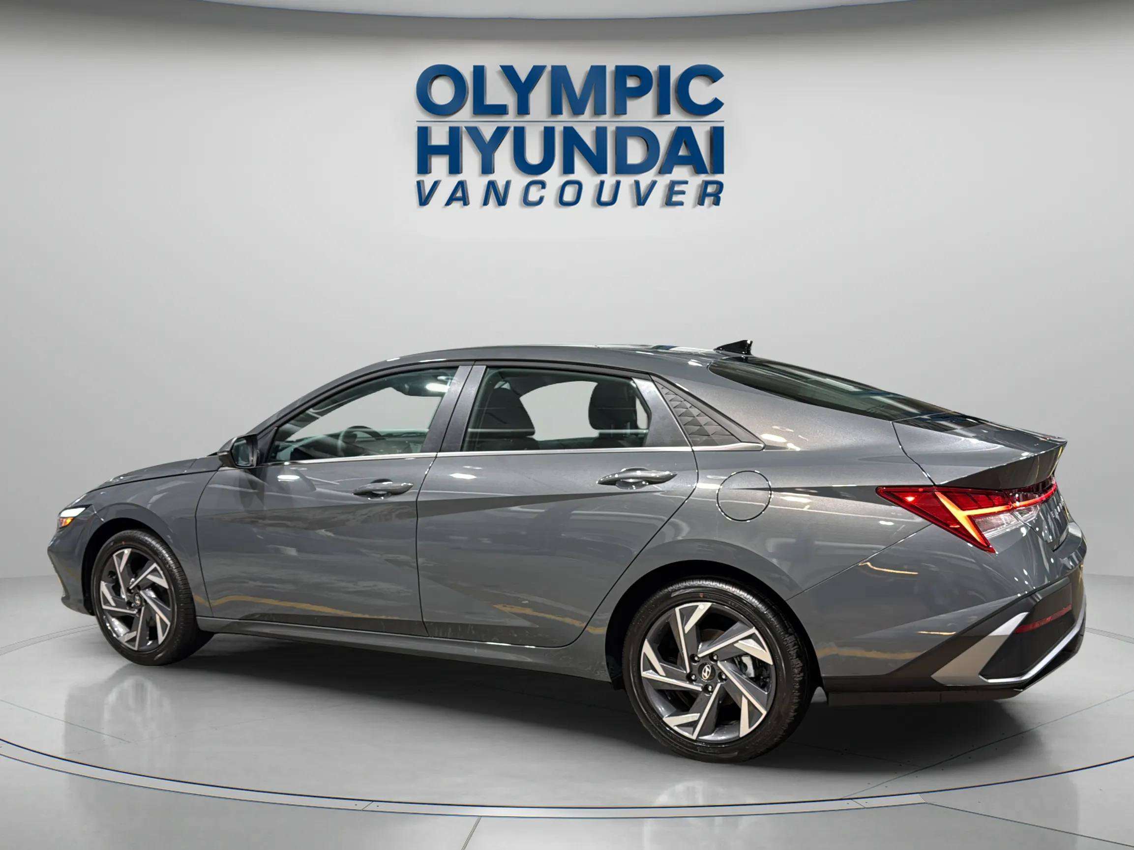 2026 Hyundai Elantra Luxury FWD | BOSE AUDIO | DIGITAL KEY — photo 4
