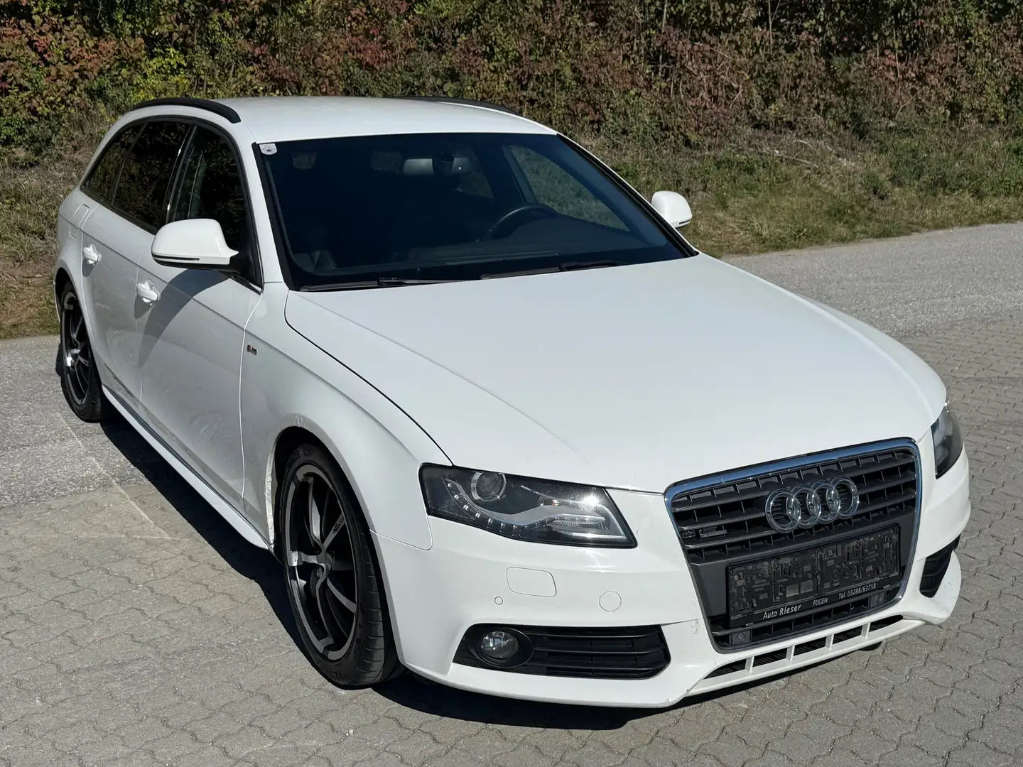 Audi A4 2.0 TDI S line Sportpaket / plus quattro Weiß - 1