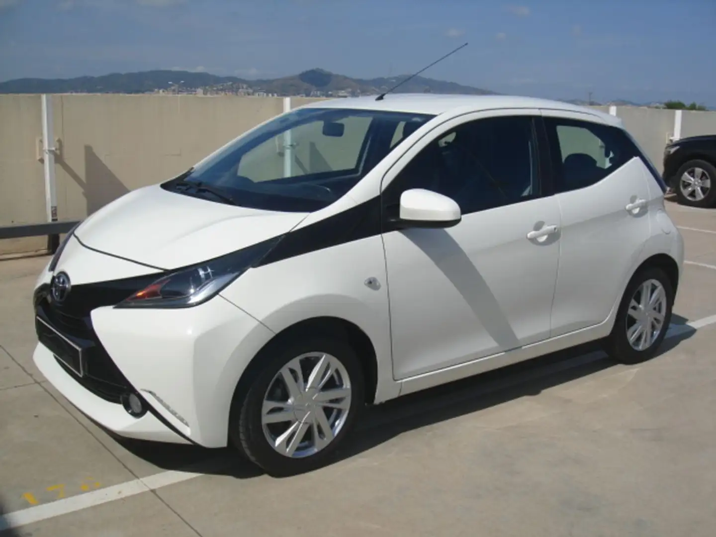 Toyota Aygo 1.0 VVT-i x-play Blanco - 1