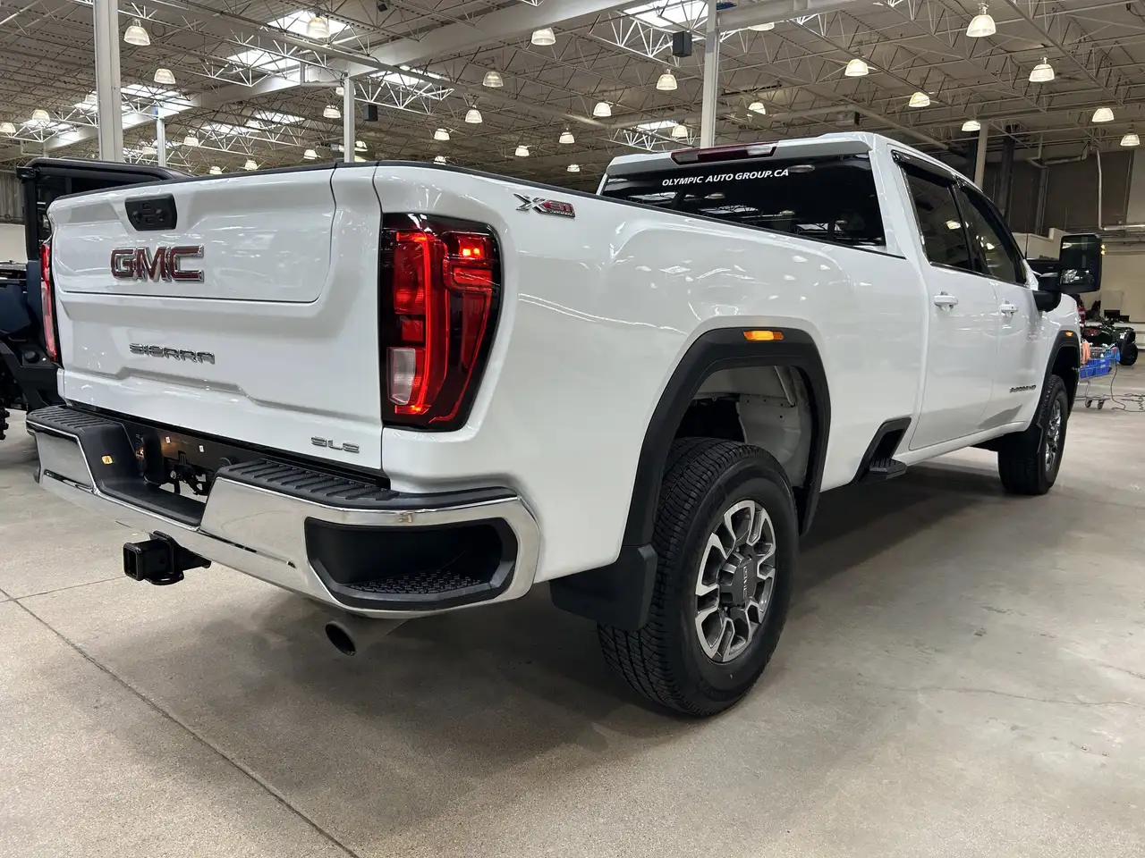 GMC Sierra 3500HD снимка GMC Sierra 3500HD