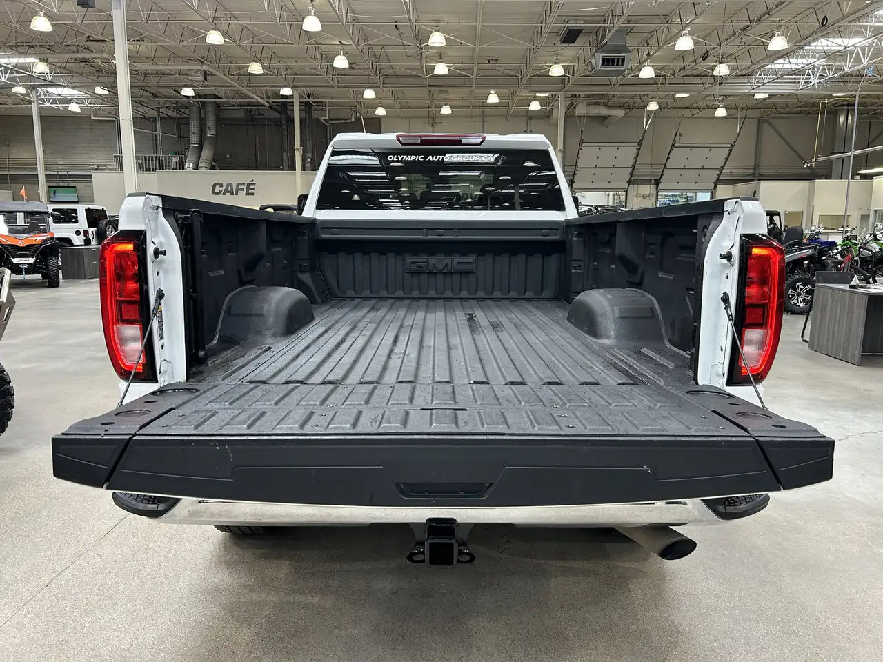 GMC Sierra 3500HD снимка GMC Sierra 3500HD