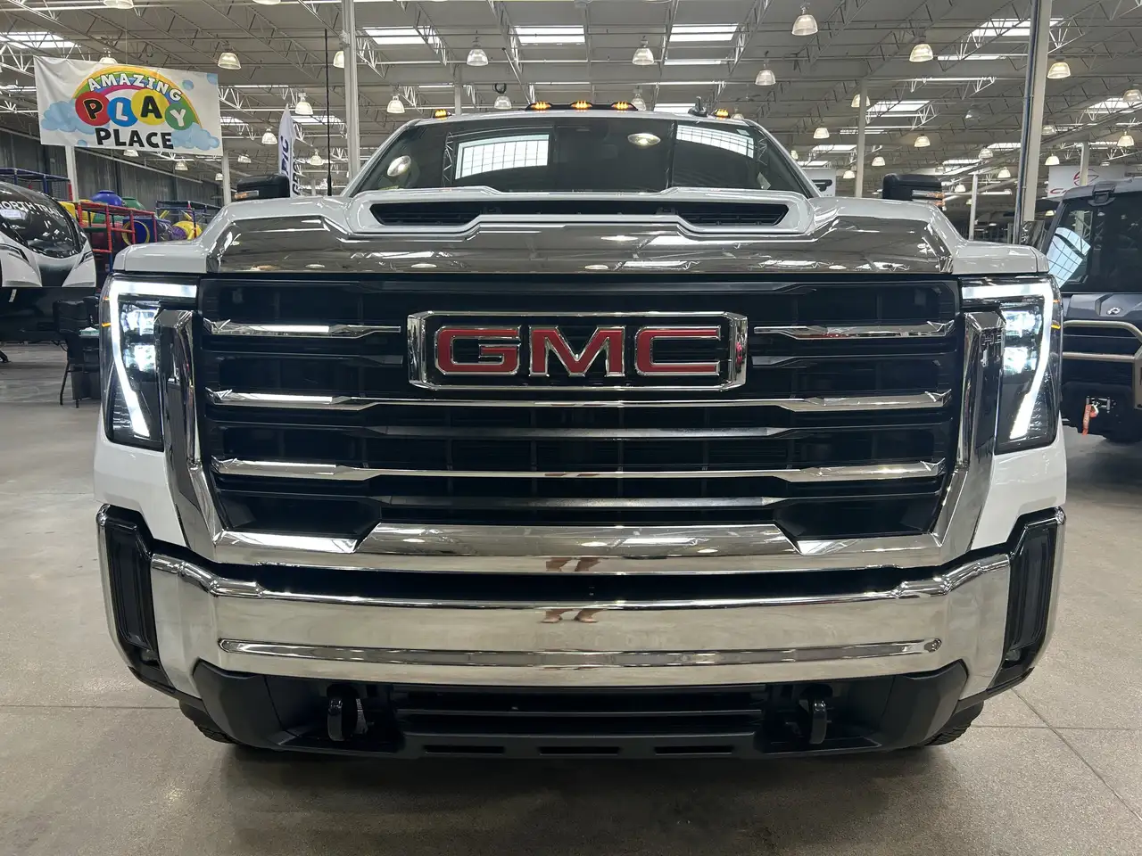 GMC Sierra 3500HD снимка GMC Sierra 3500HD