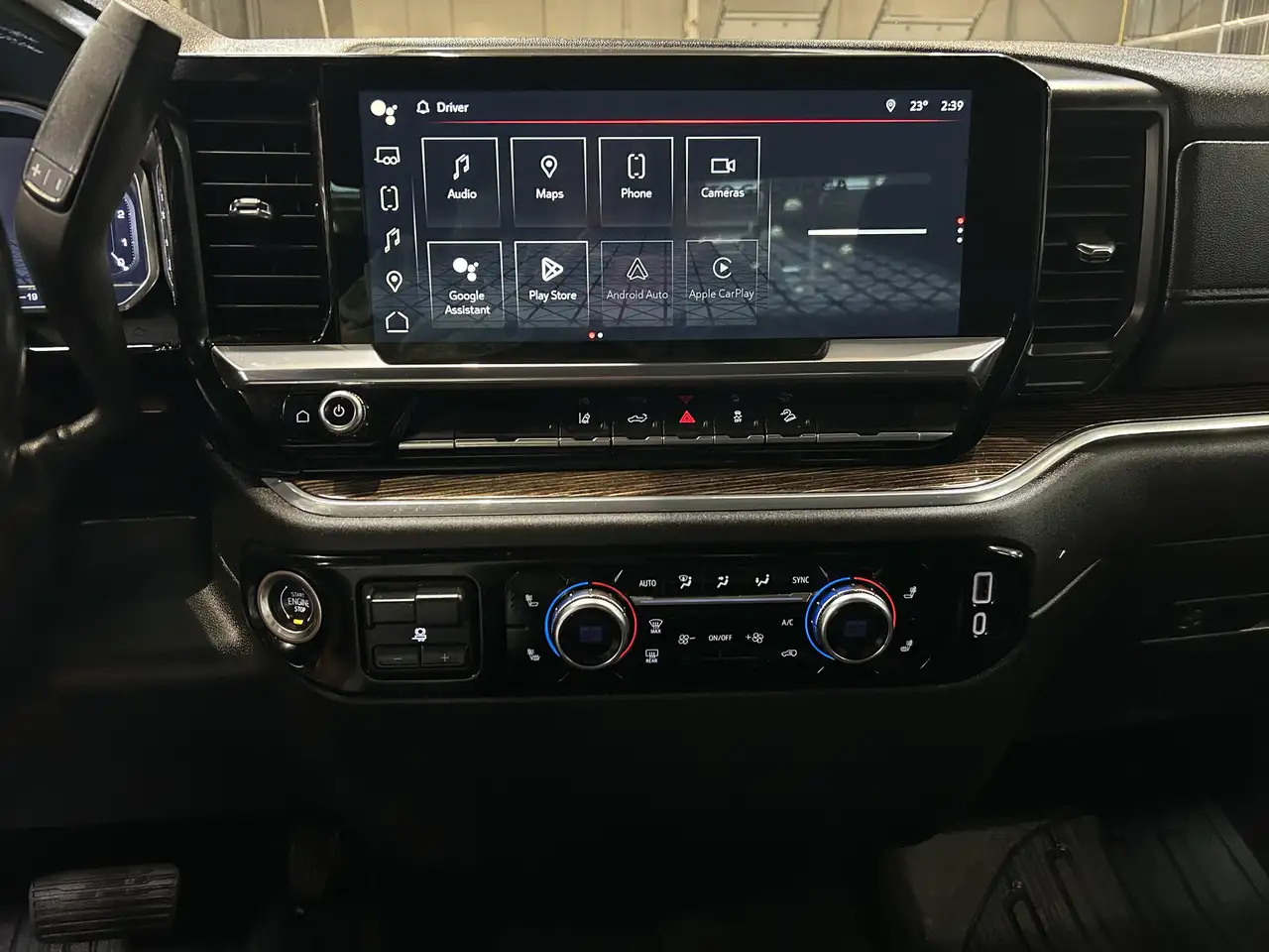 GMC Sierra 3500HD снимка GMC Sierra 3500HD