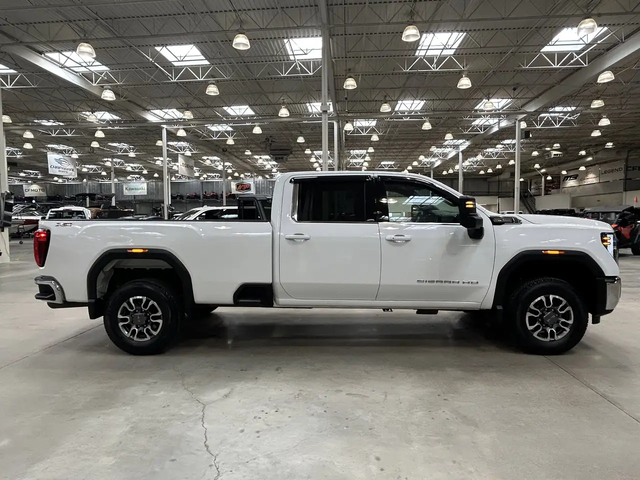 GMC Sierra 3500HD снимка GMC Sierra 3500HD