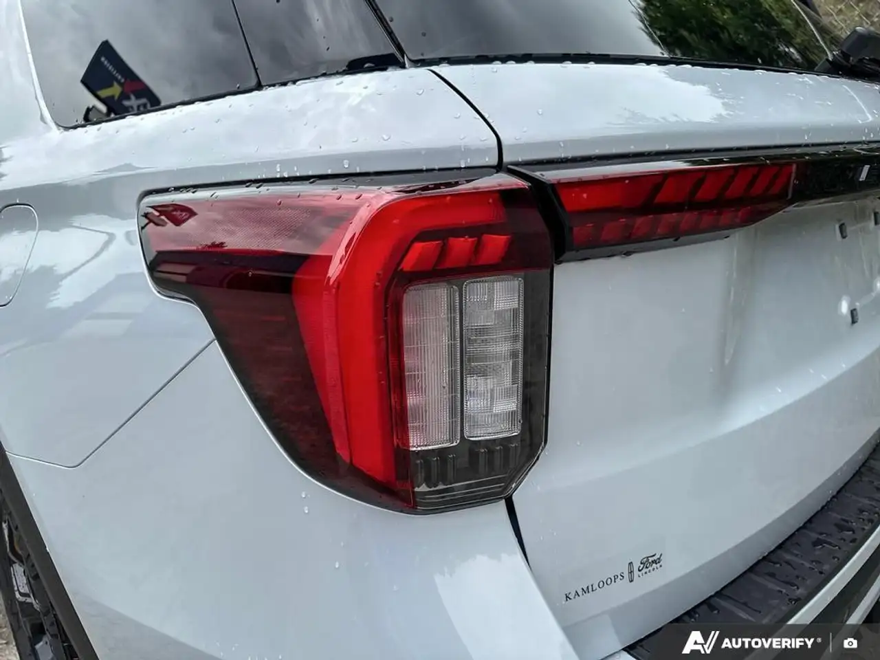 Ford Explorer photo Ford Explorer