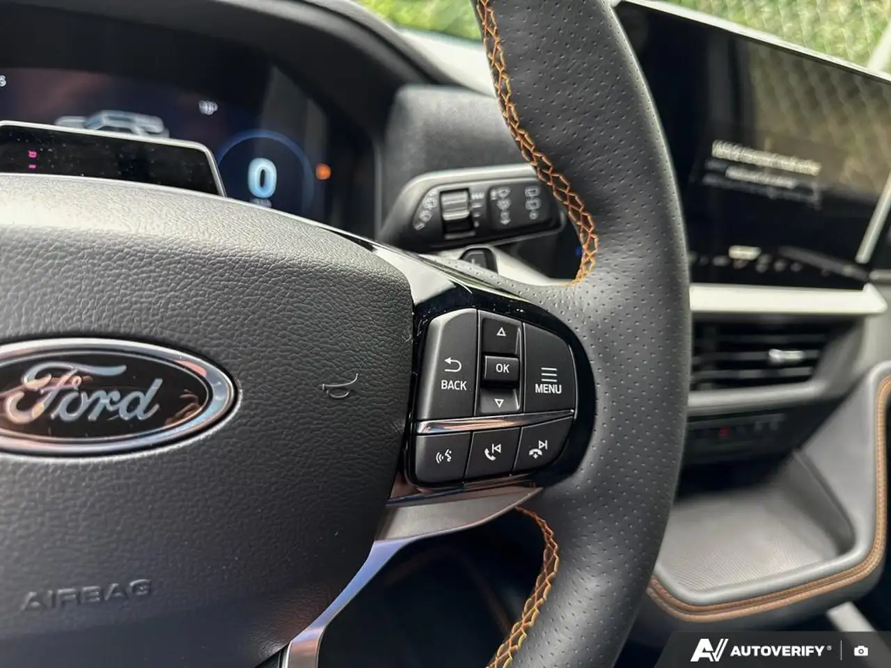Ford Explorer photo Ford Explorer