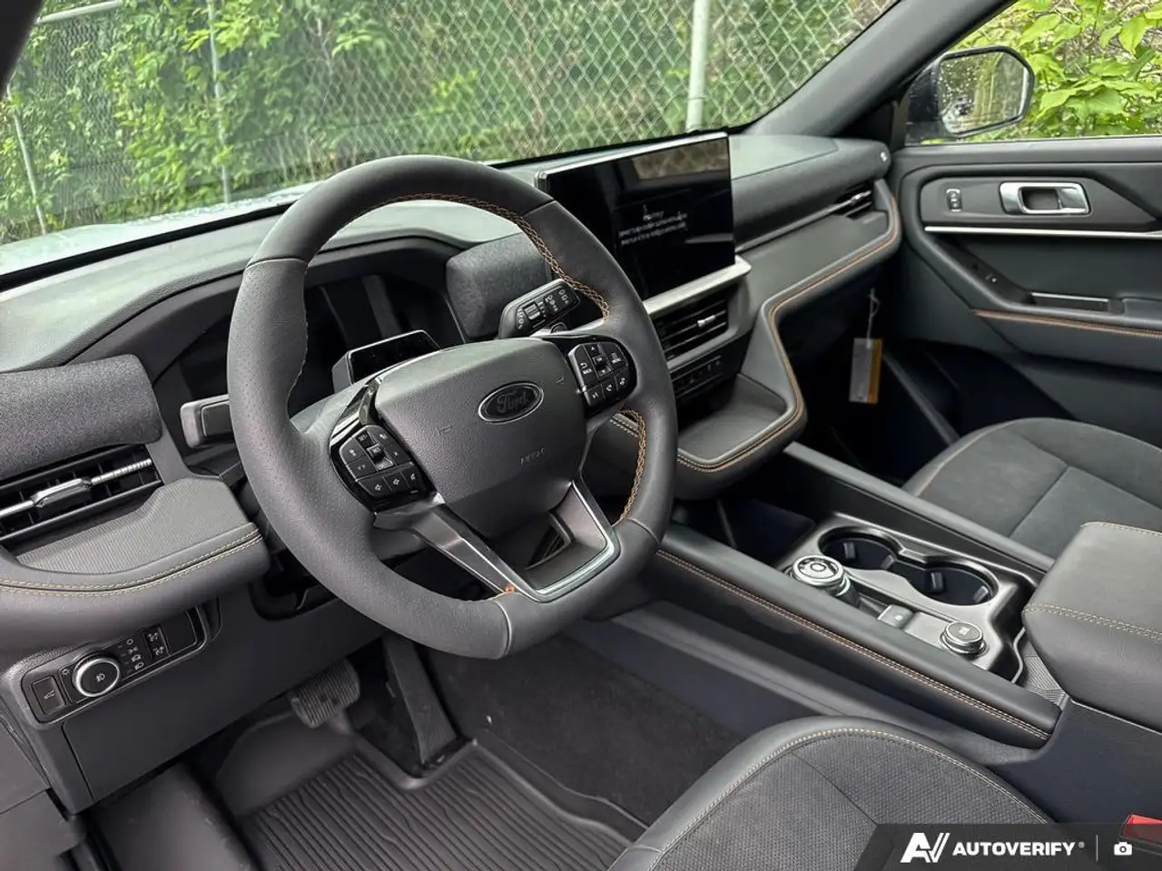 Ford Explorer photo Ford Explorer