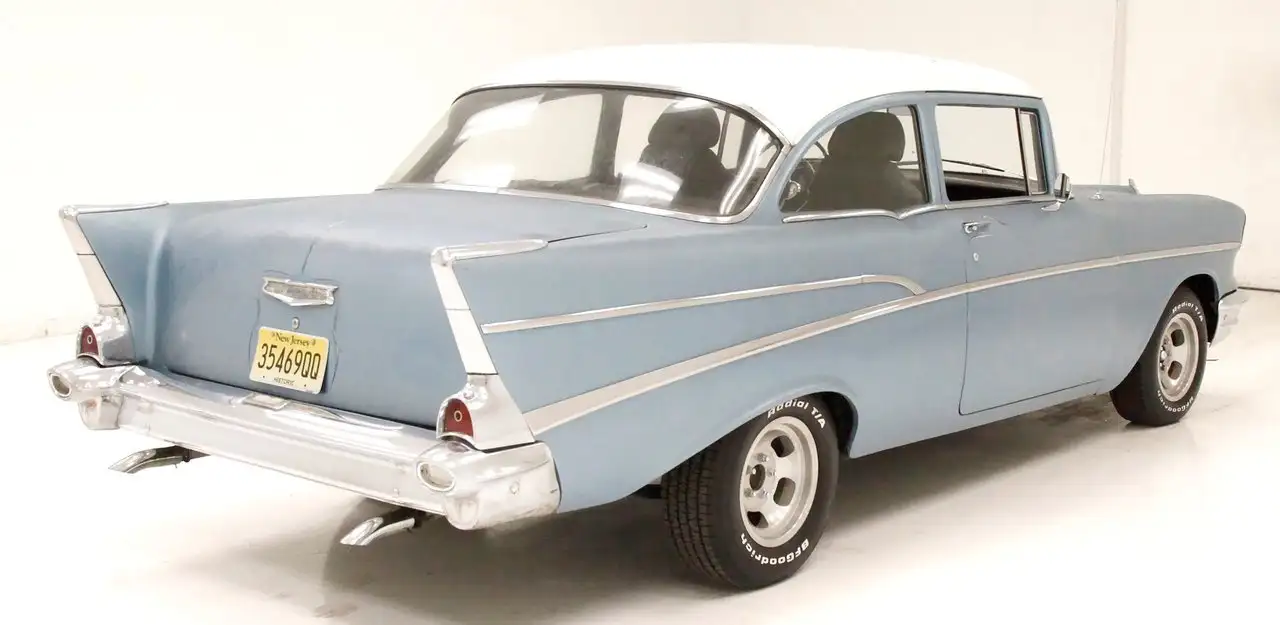 Chevrolet 2-Door Sedan, foto 5