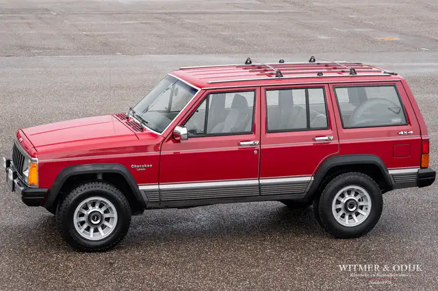 Jeep Cherokee 4.0 Laredo 88.000mls blijvend bijtellingsvriendeli