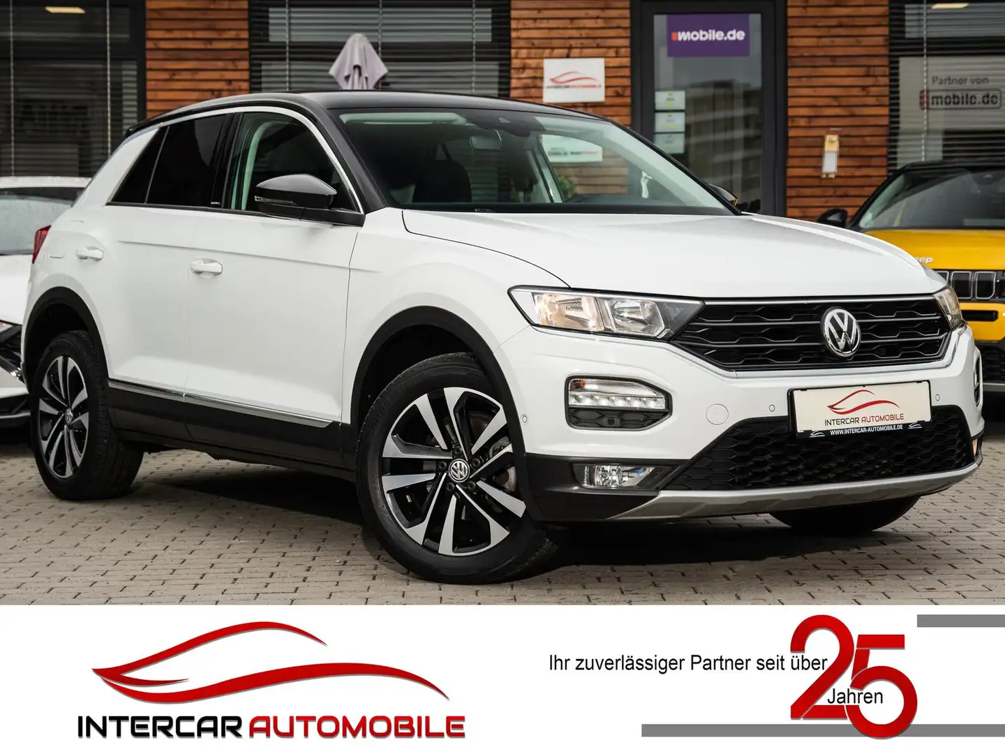 Volkswagen T-Roc IQ.DRIVE 1.5 TSI ACT |1.Hand|ACC|Navig.| Weiß - 1