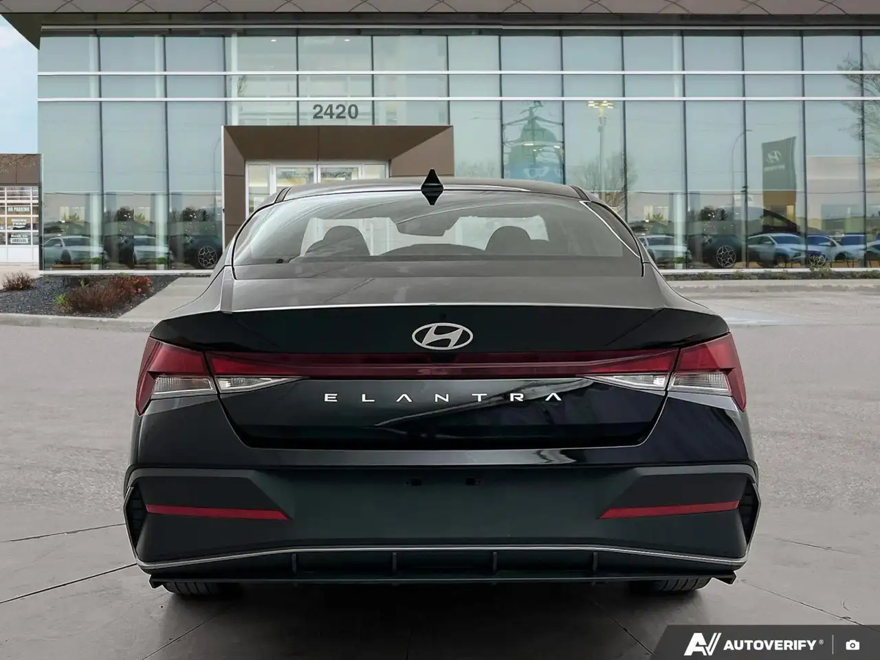 Hyundai ELANTRA снимка Hyundai ELANTRA