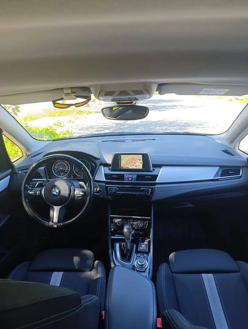 BMW 218 Active Tourer Sport Line Aut. Kombi / Family Van Schwarz - 2