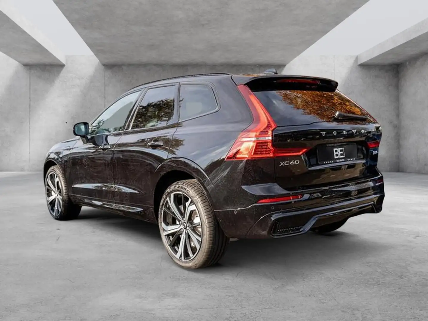 Volvo XC60 T8 Plus Dark Recharge HUD PANO 360° Schwarz - 2