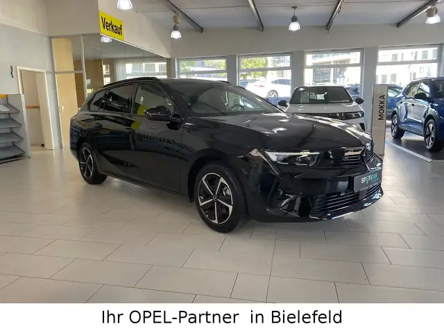 Opel Astra view 3