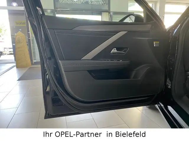Opel Astra view 11