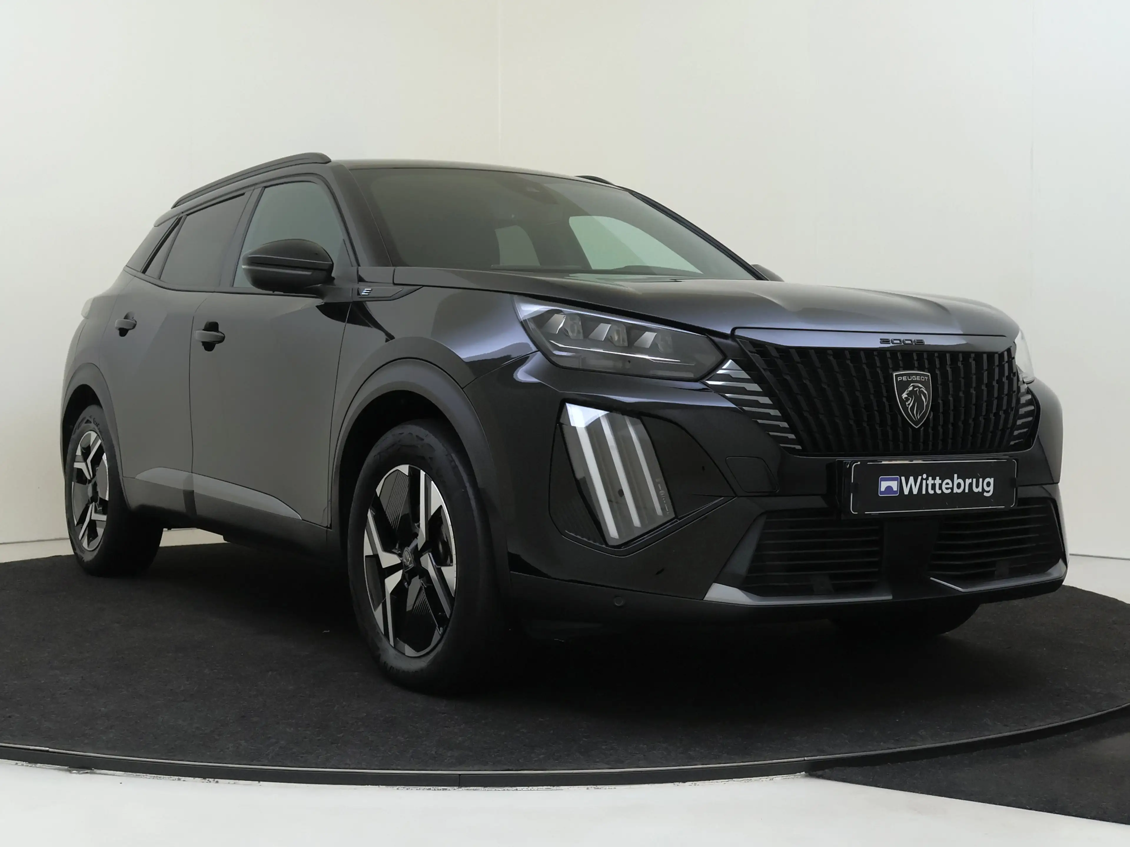 Peugeot e-2008 EV GT 54 kWh — photo 3