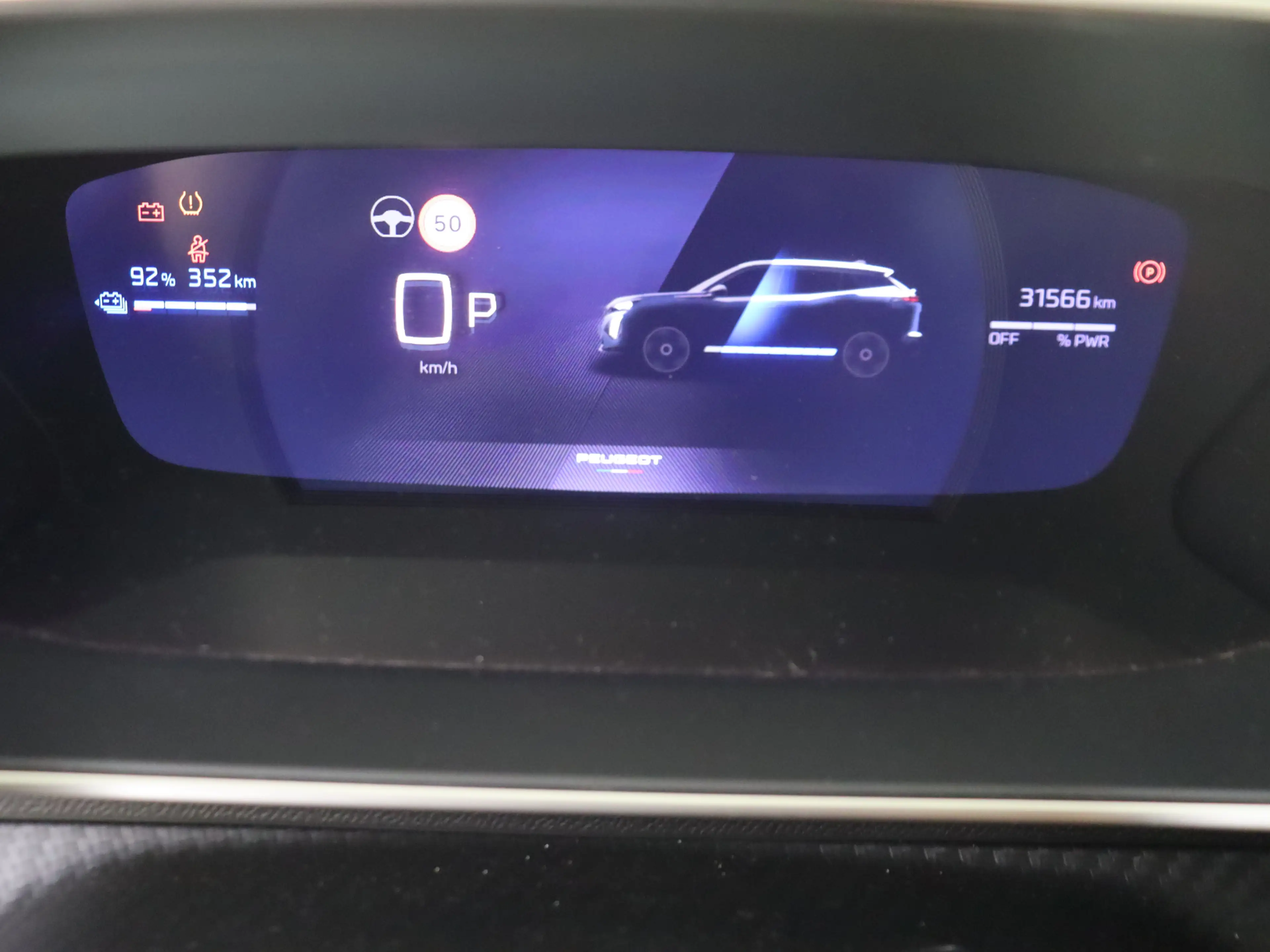 Peugeot e-2008 EV GT 54 kWh — photo 7