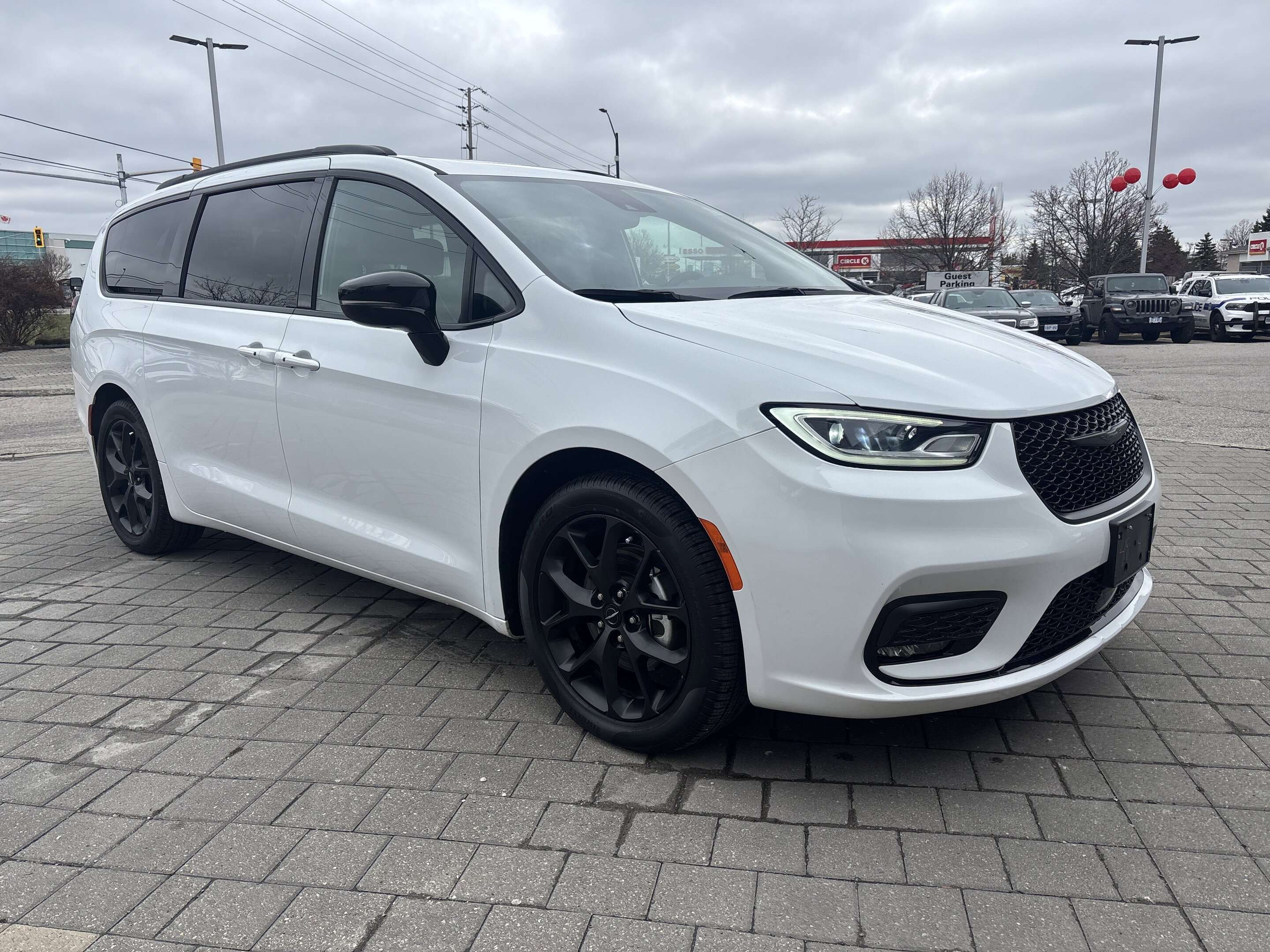 2024 Chrysler Pacifica Limited FWD
