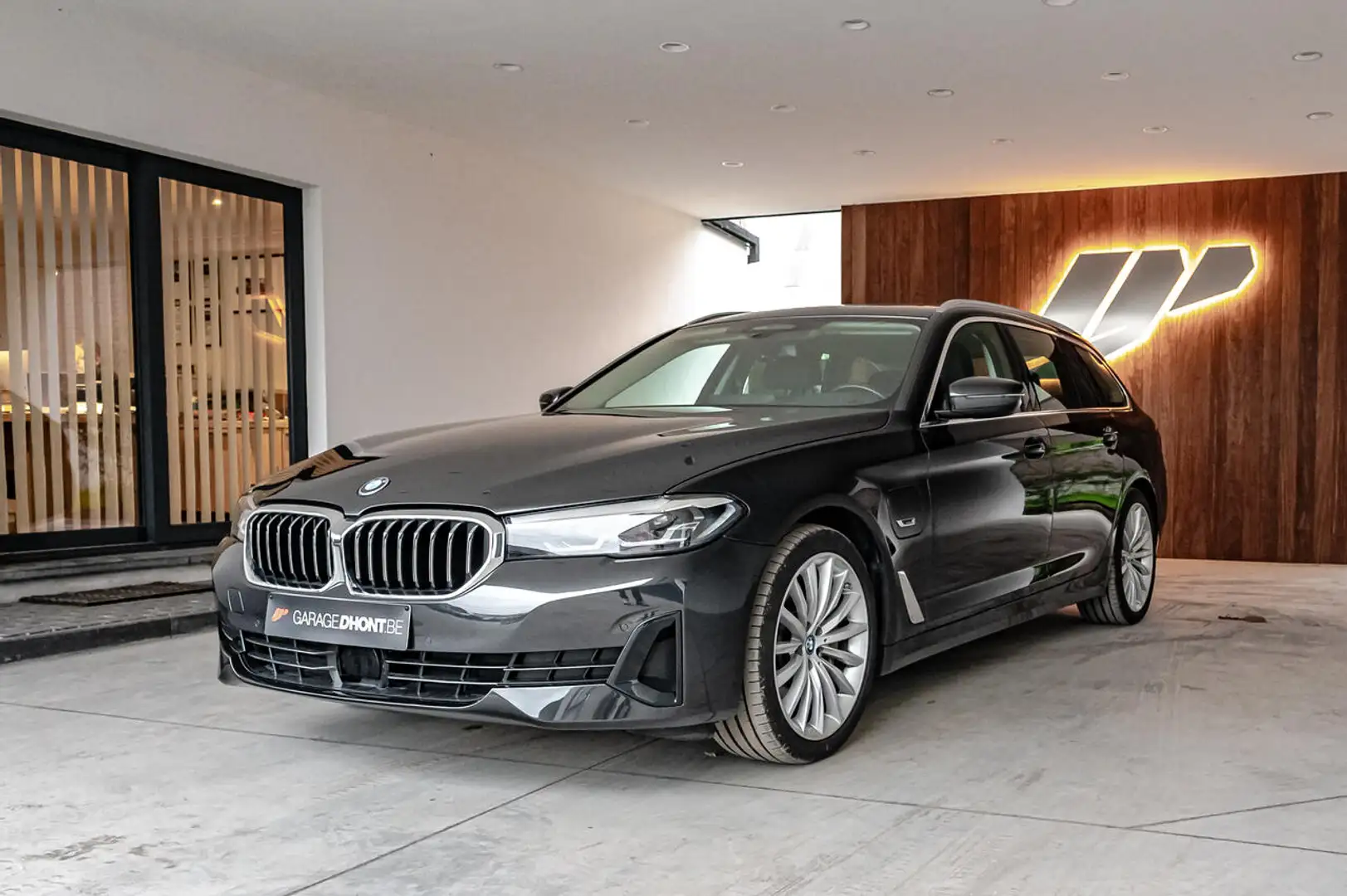 BMW 530 e touring, comf zetels, pano, driving assist+ G... Grijs - 1