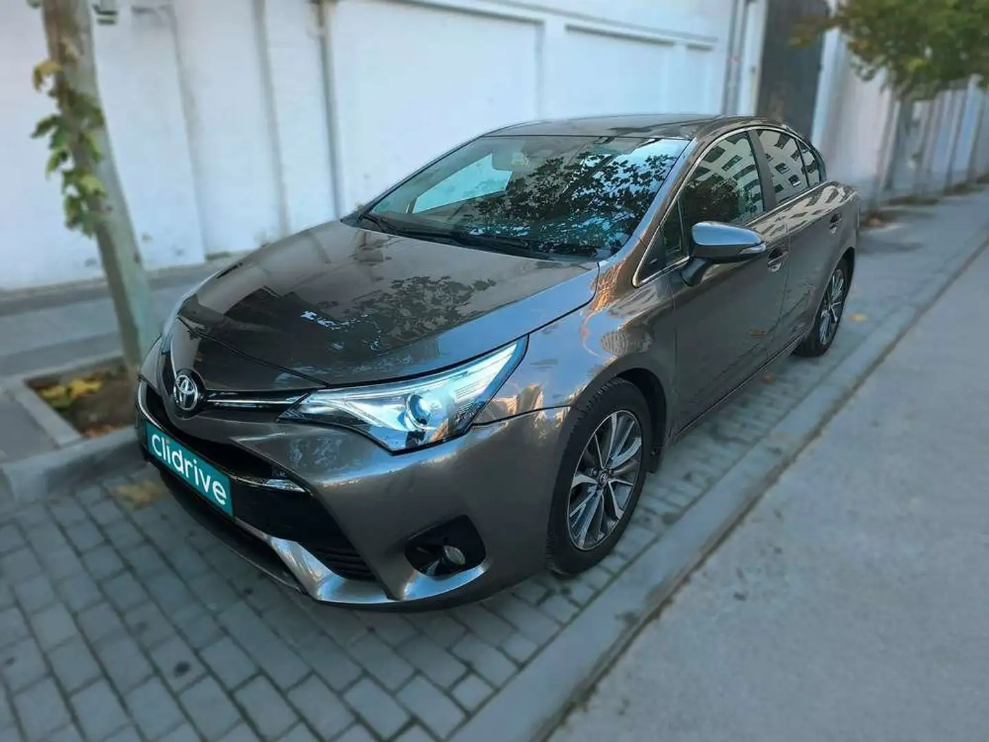 Toyota Avensis 150D Advance Gris - 2