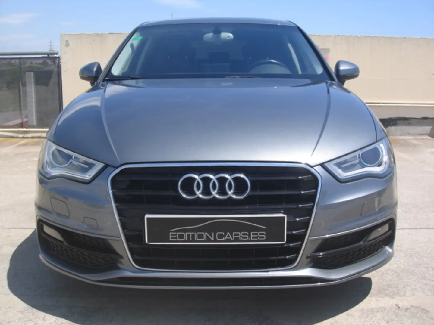 Audi A3 Sportback 1.6TDI CD S line edition Gris - 2