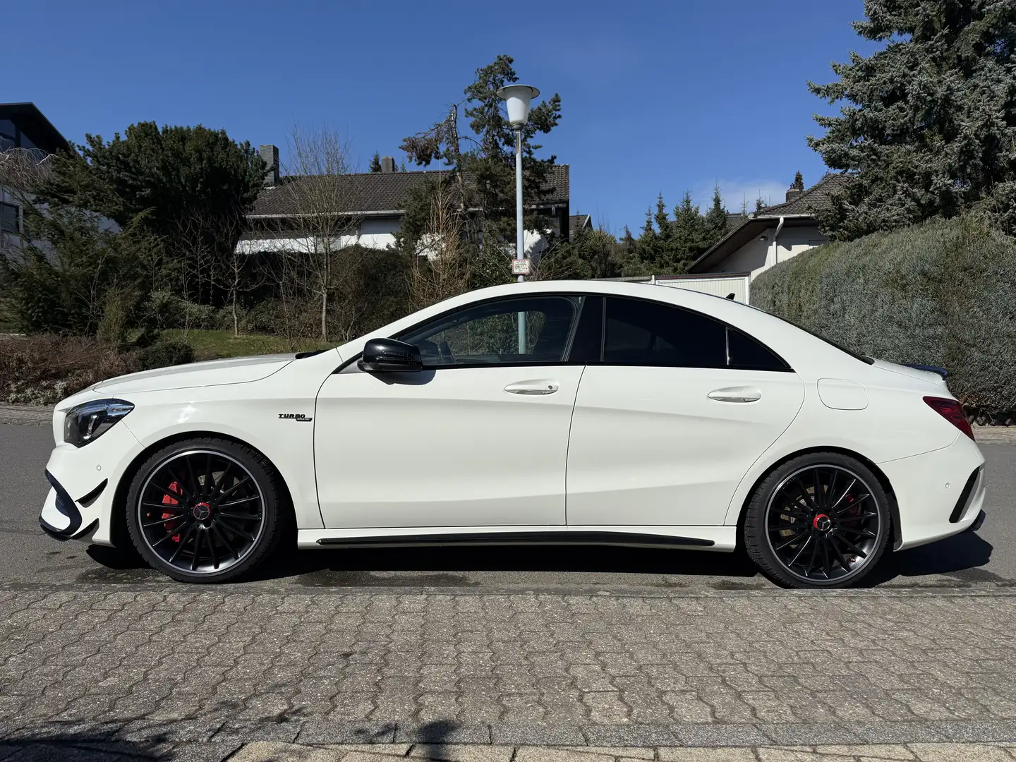 Mercedes-Benz CLA 45 AMG Bílá - 2