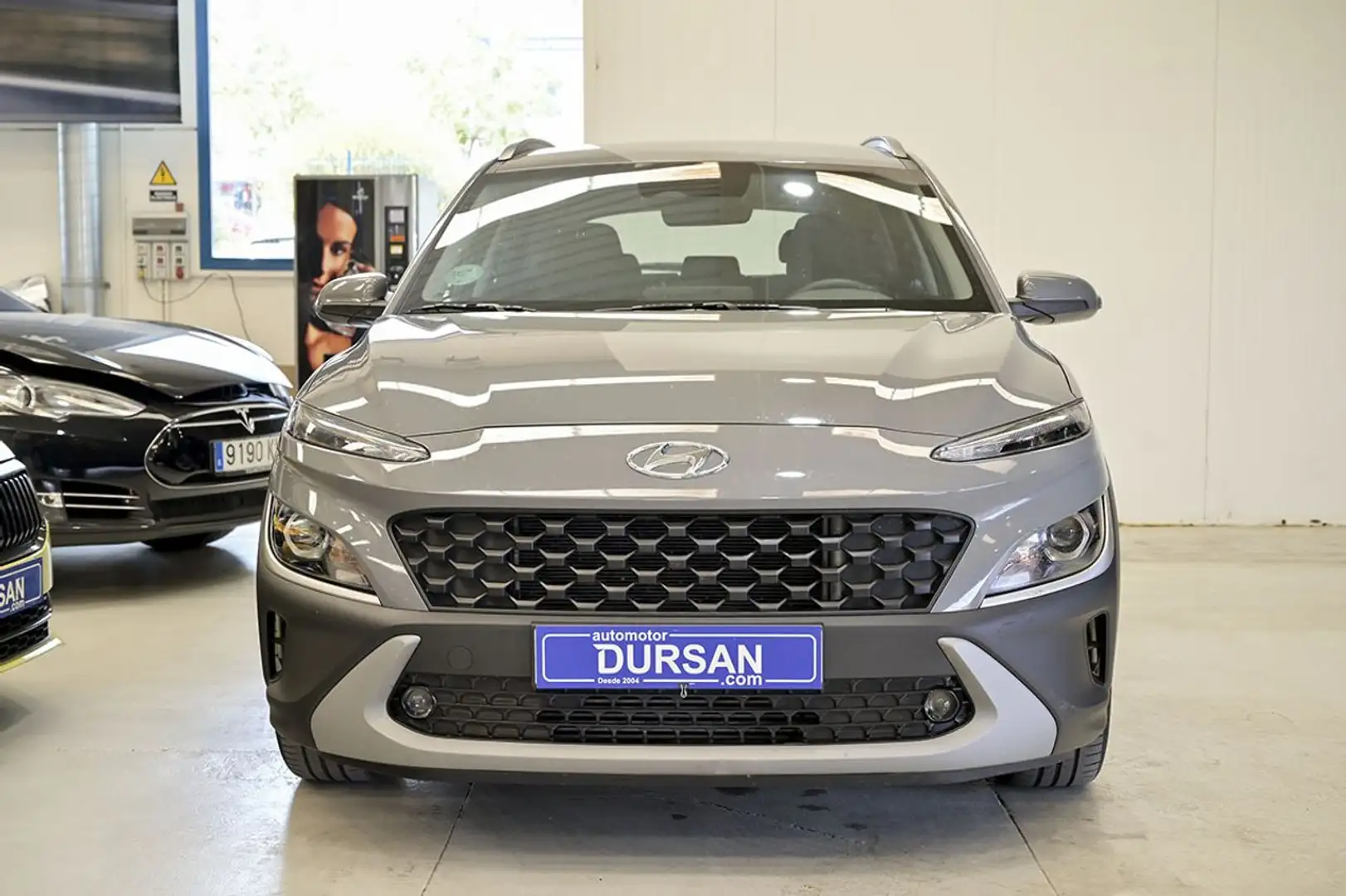 Hyundai KONA 1.0 TGDI DT Maxx 4x2 Gris - 2