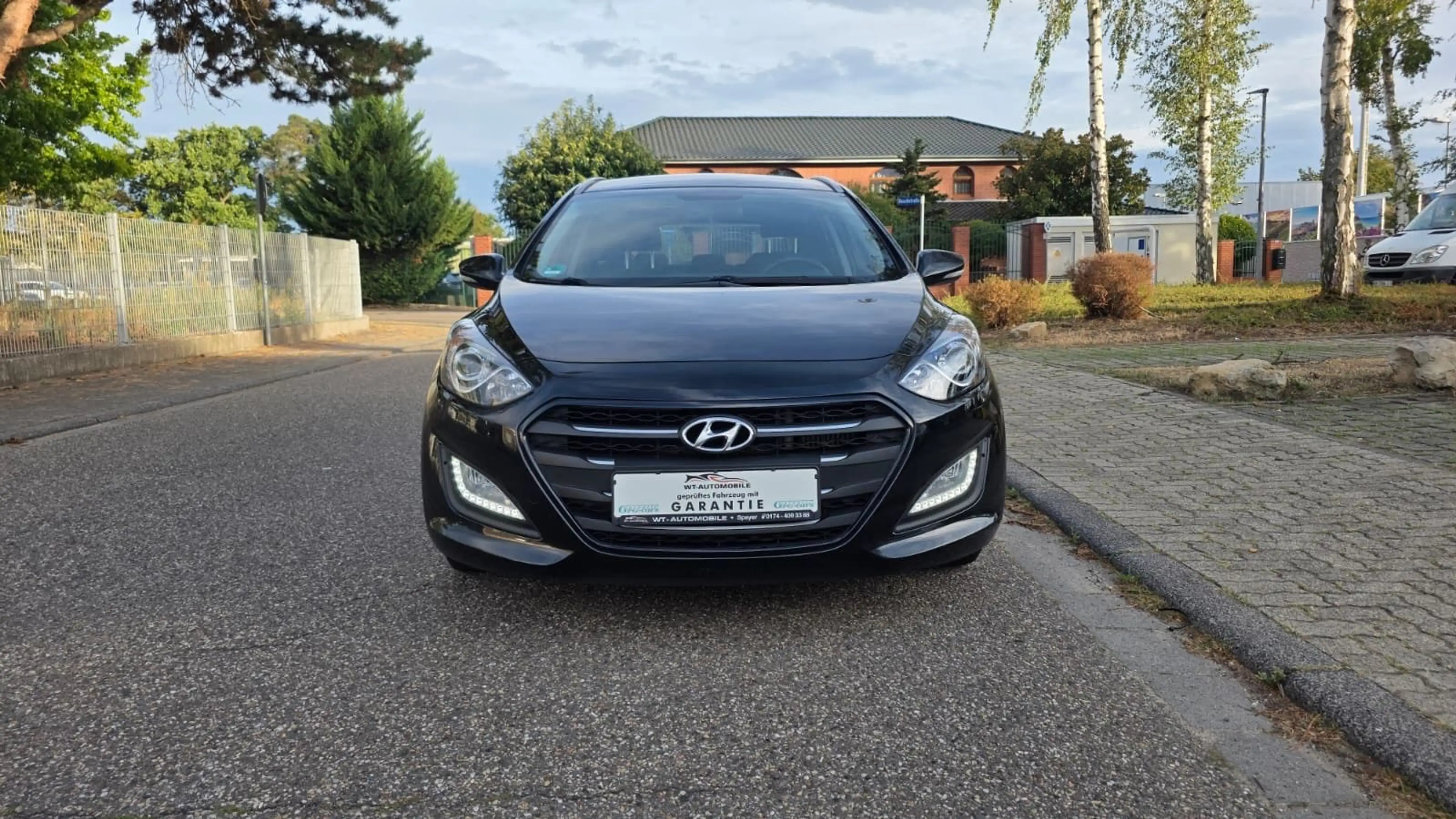 Hyundai i30 cw blue Trend Klima 2 Hand Garantie TÜV NEU — photo 2