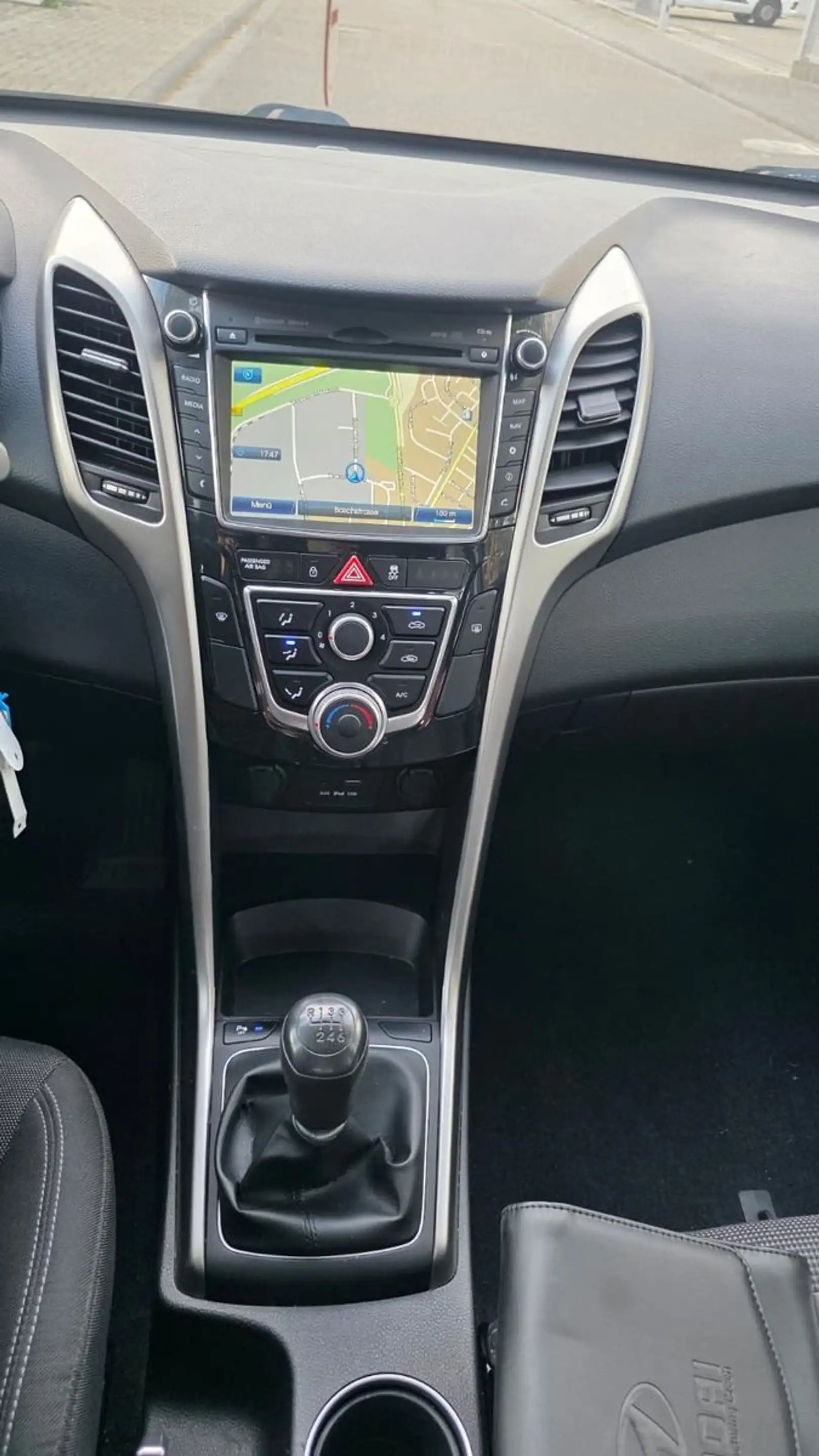 Hyundai i30 cw blue Trend Klima 2 Hand Garantie TÜV NEU — photo 10