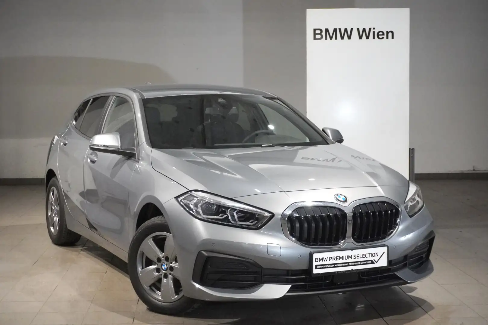 BMW 118 i Grau - 1