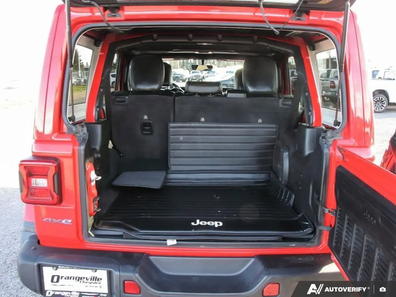 Jeep Wrangler снимка Jeep Wrangler