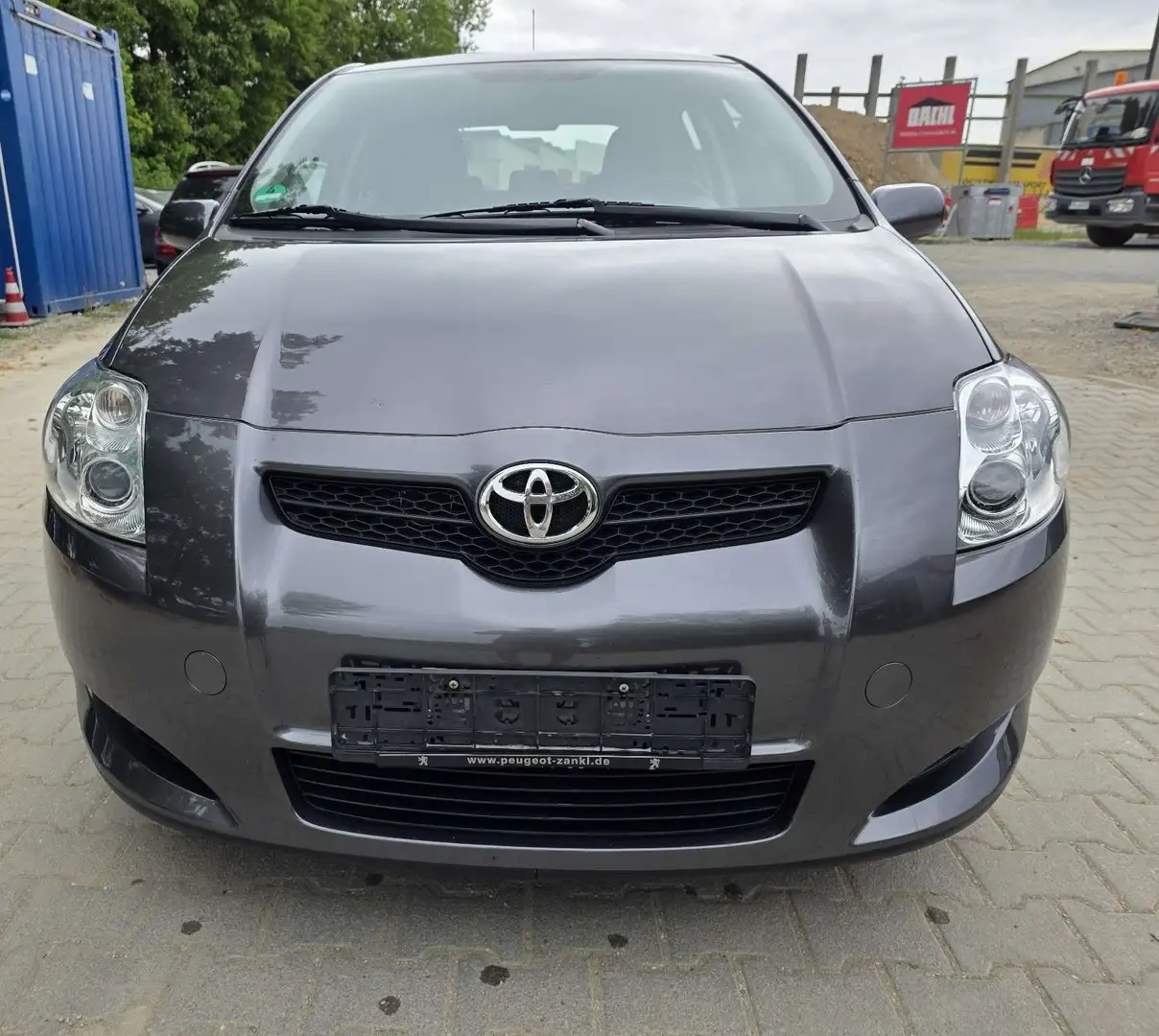 Toyota Auris Life 1.6 Grau - 1
