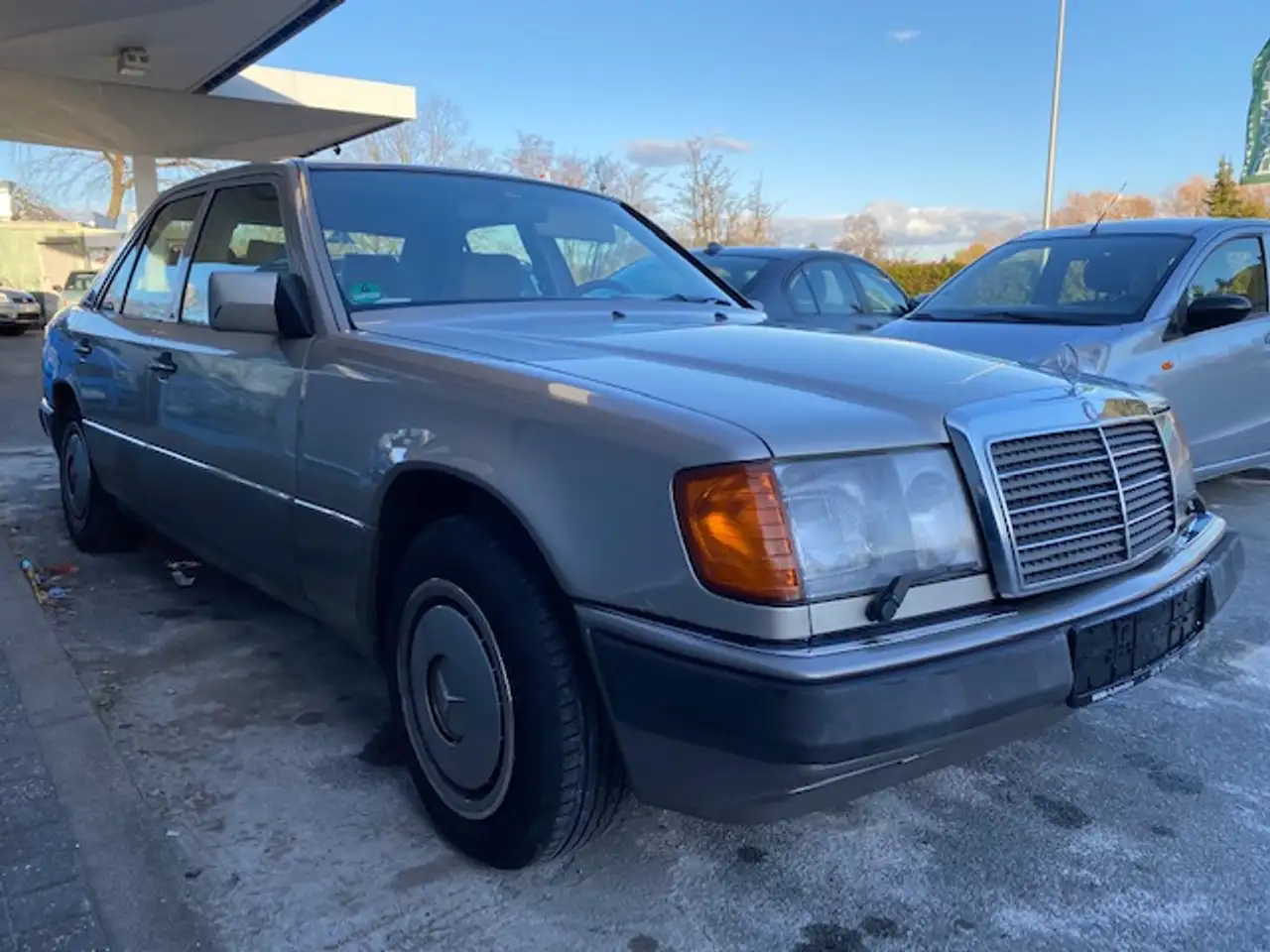 Mercedes-Benz 260 124, foto 4