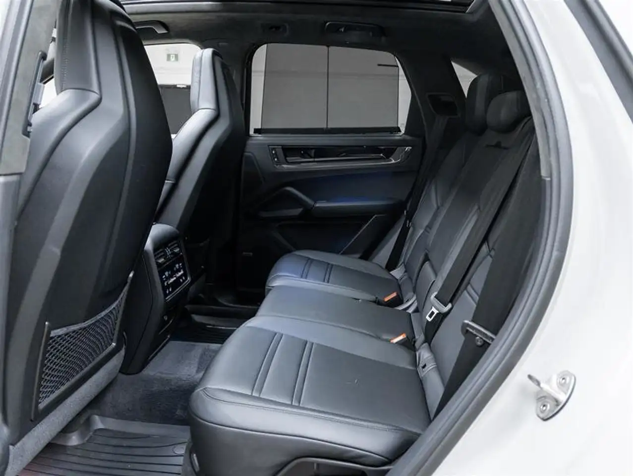 Porsche Cayenne снимка Porsche Cayenne