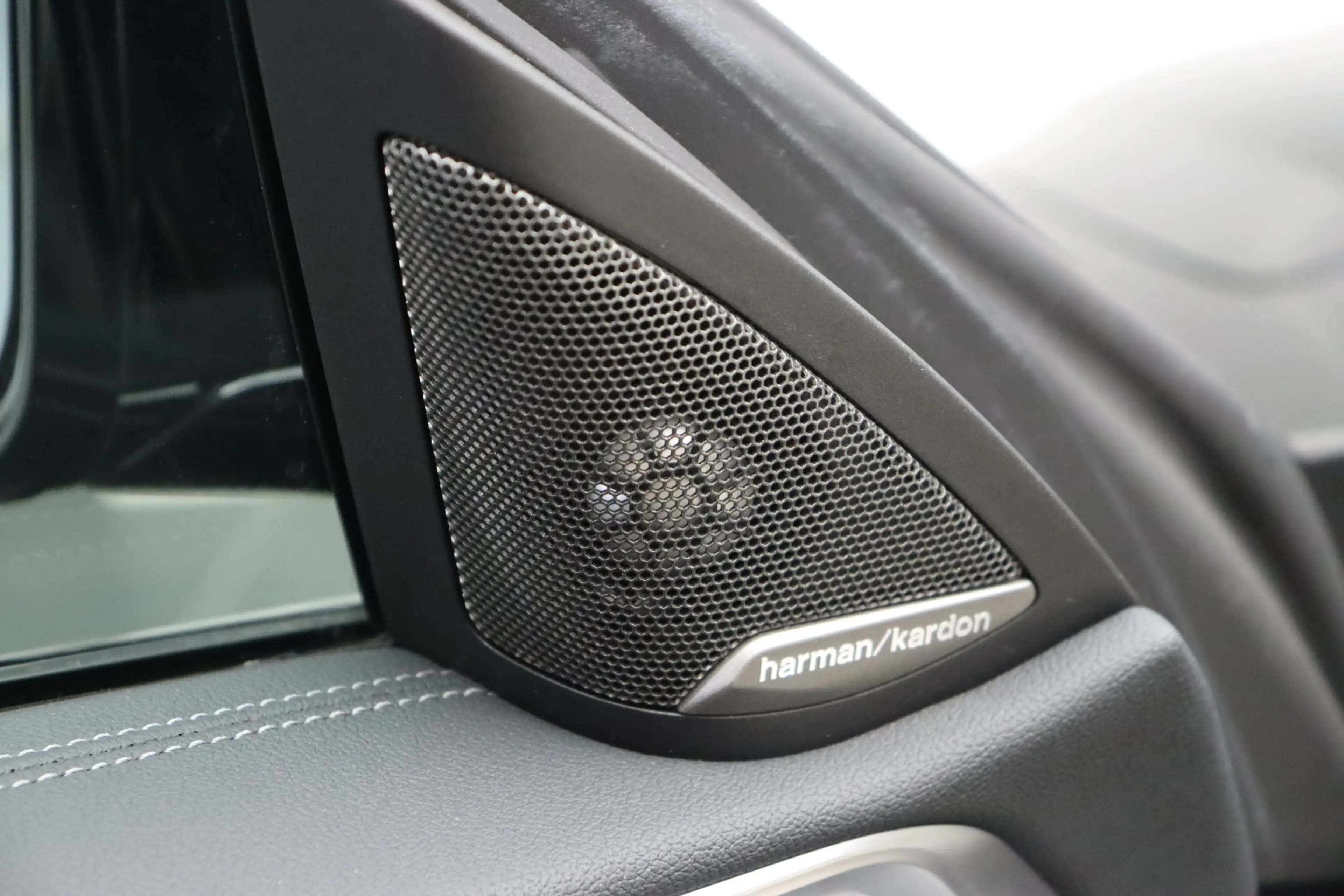 BMW 440 4 Serie Cabrio M440i Automaat / Adaptief M Onderst — photo 11