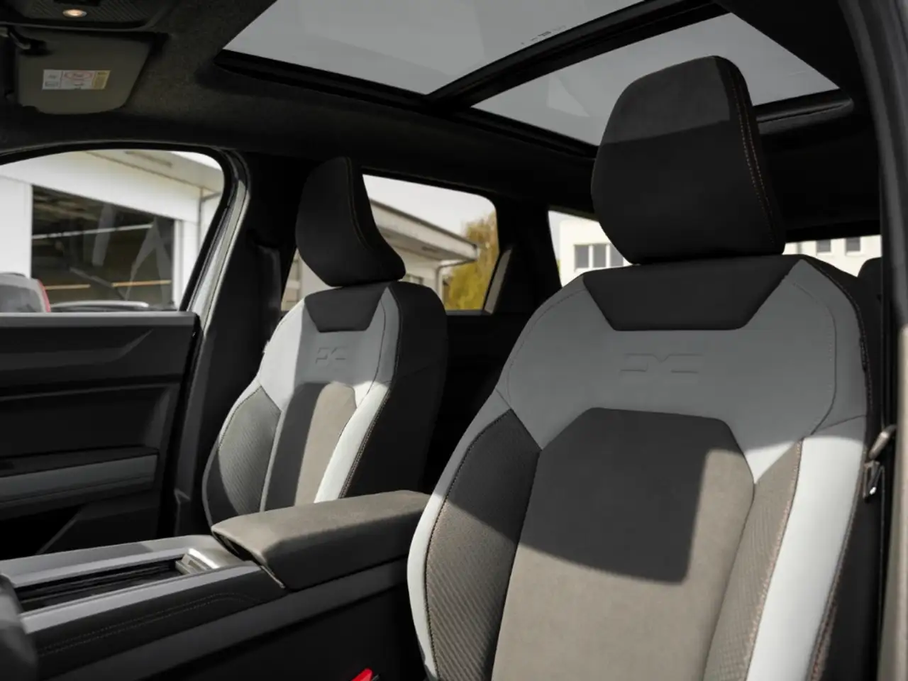 Dacia Bigster Hybrid 155 Extreme El. Panodach Navi El. Heckklapp, миниатюра 7