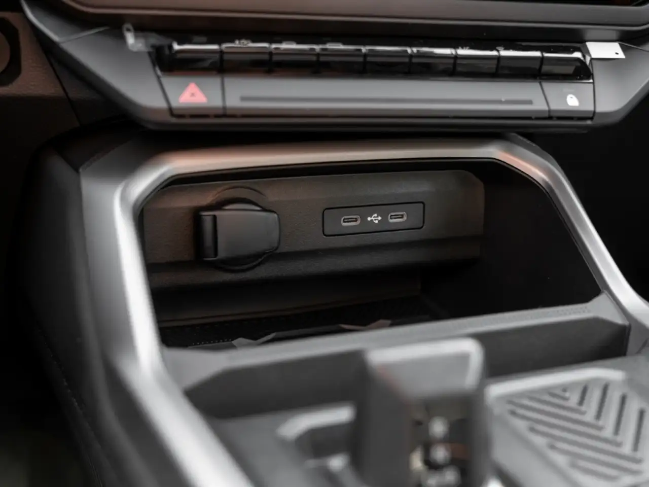 Dacia Bigster Hybrid 155 Extreme El. Panodach Navi El. Heckklapp, миниатюра 20