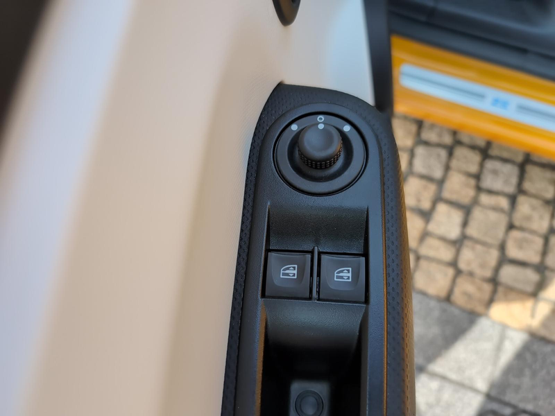 Renault Twingo Zen Electric — photo 13