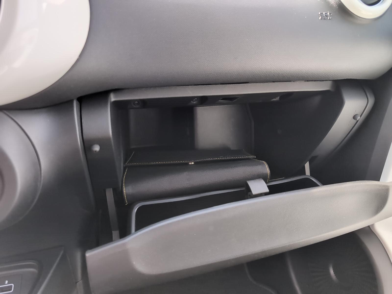 Renault Twingo Zen Electric — photo 14