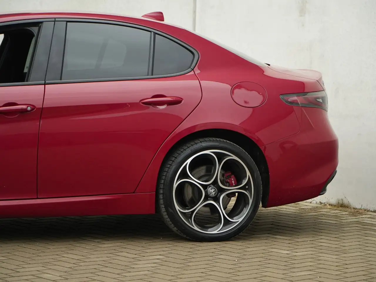 Alfa Romeo Giulia 2023 — фото 14
