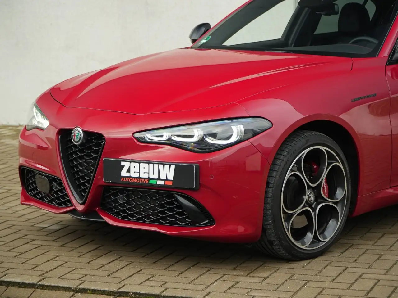 Alfa Romeo Giulia 2023 — фото 10