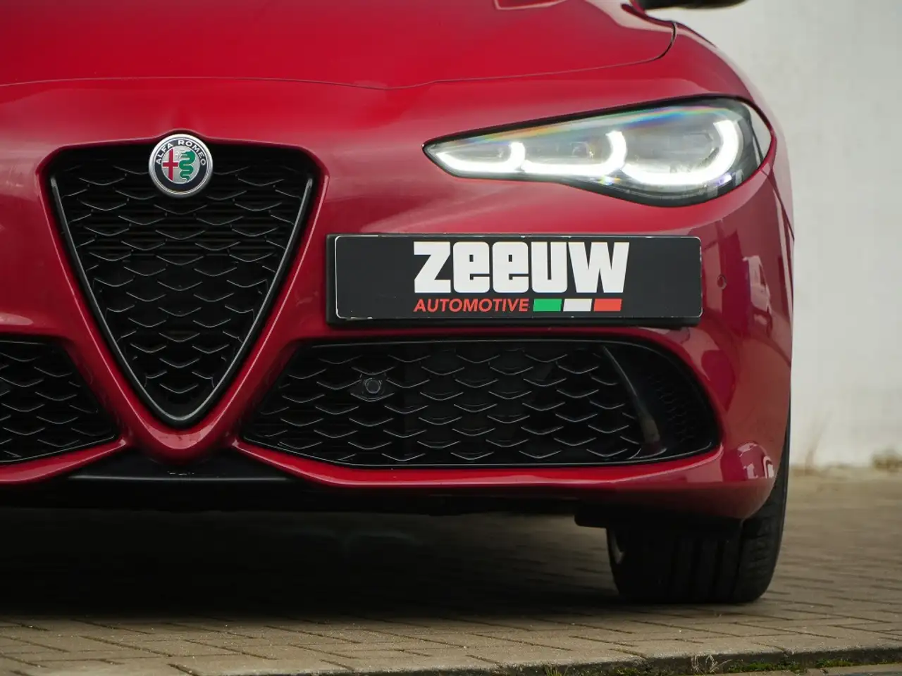 Alfa Romeo Giulia 2023 — фото 8